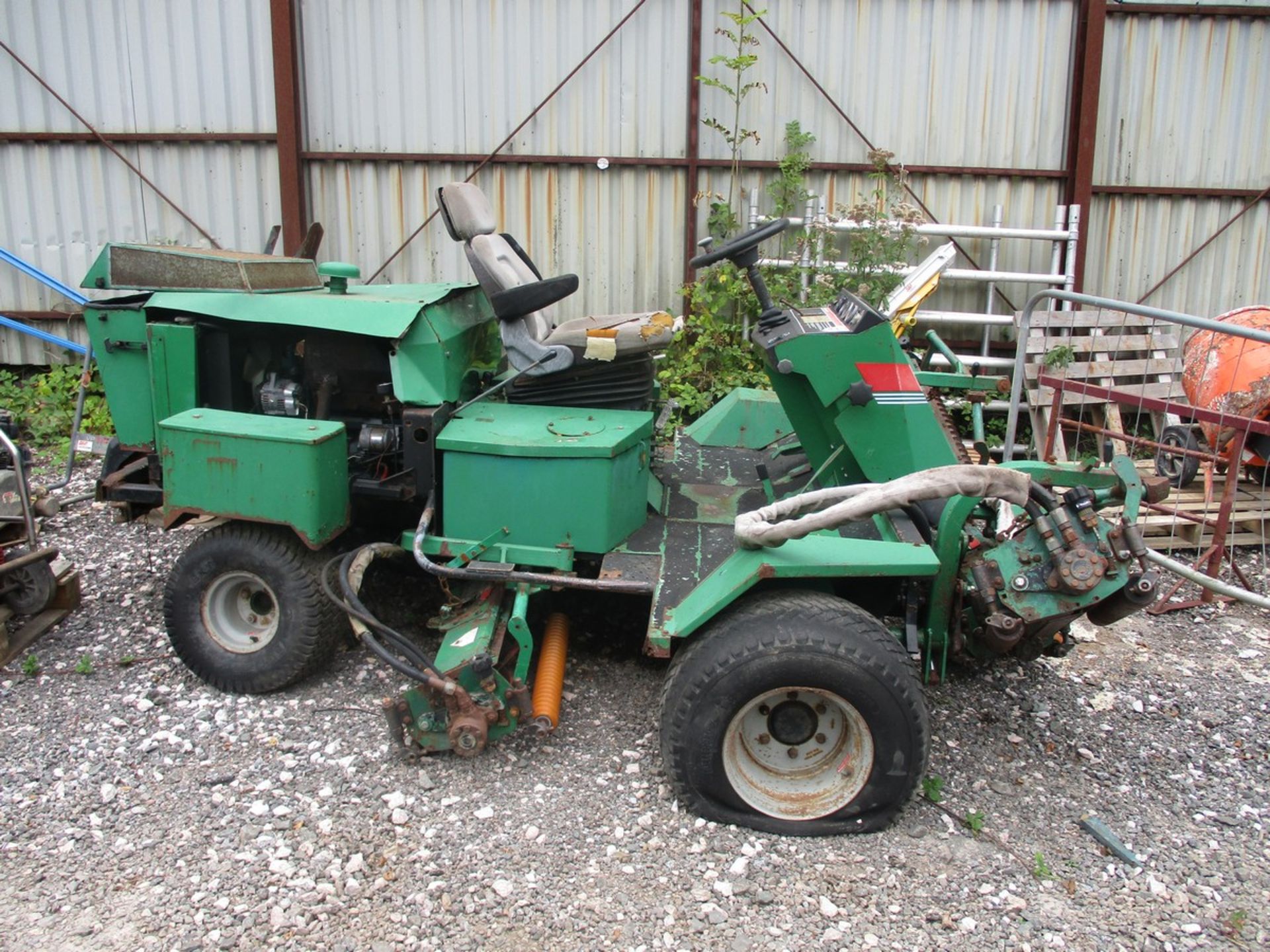 RANSOMES FAIRWAY 300 GANG MOWER - Image 2 of 5