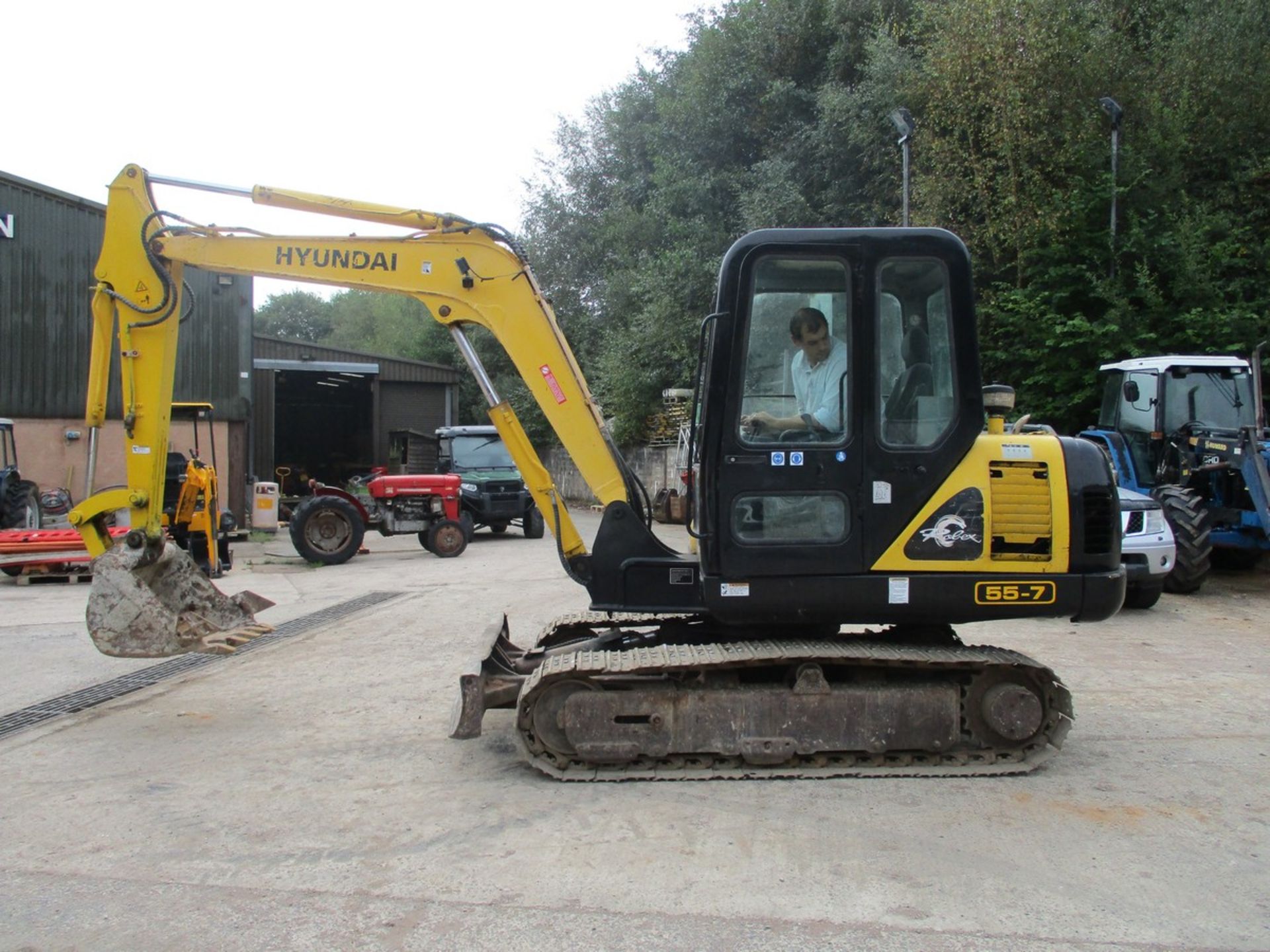 HYUNDAI ROBEX 55-7 EXCAVATOR 2015 C.W 1 BUCKET RTD - Image 2 of 12