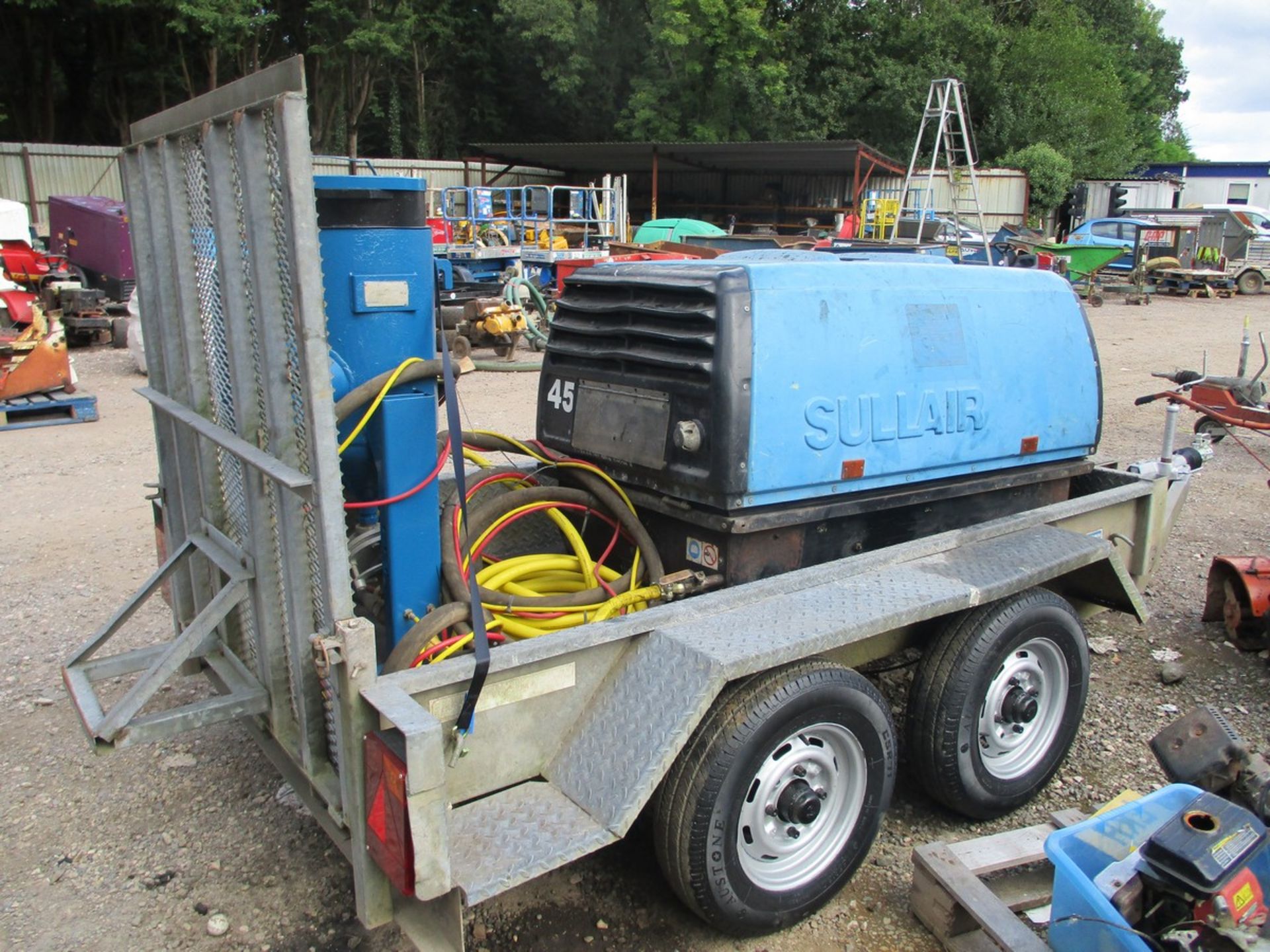 INDESPENSION TRAILER C/W SAND BLASTING SET UP COMPRESSOR - Image 5 of 7