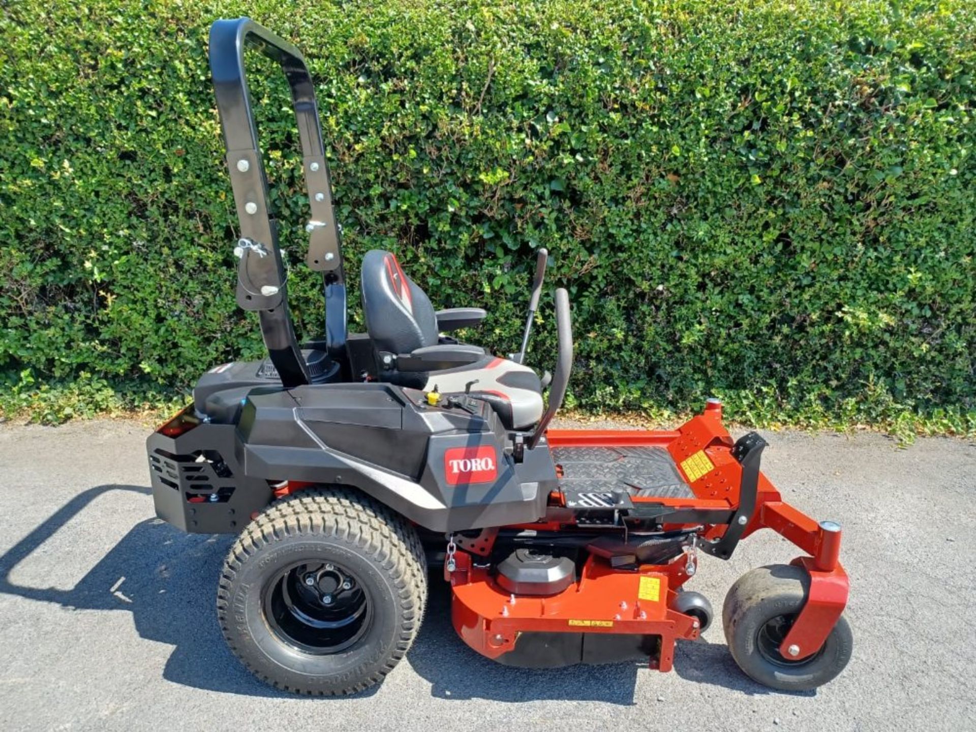 TORO TITAN ZERO TURN MOWER NEW & UNUSED RDC - Image 2 of 8