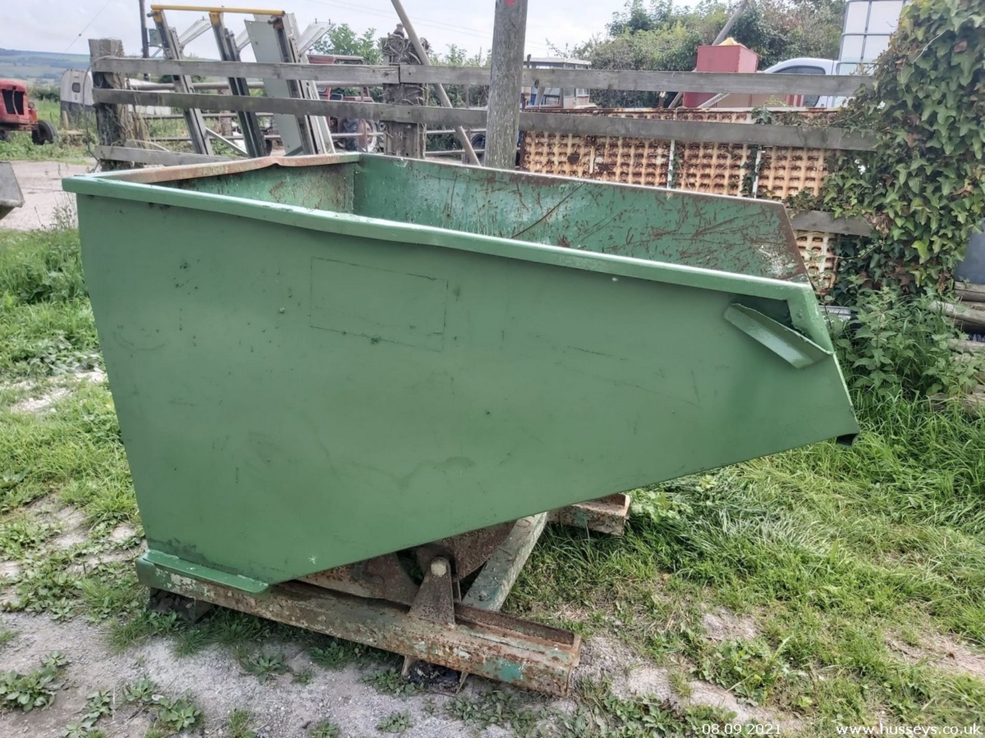 4X FORKLIFT TIPPING SKIPS