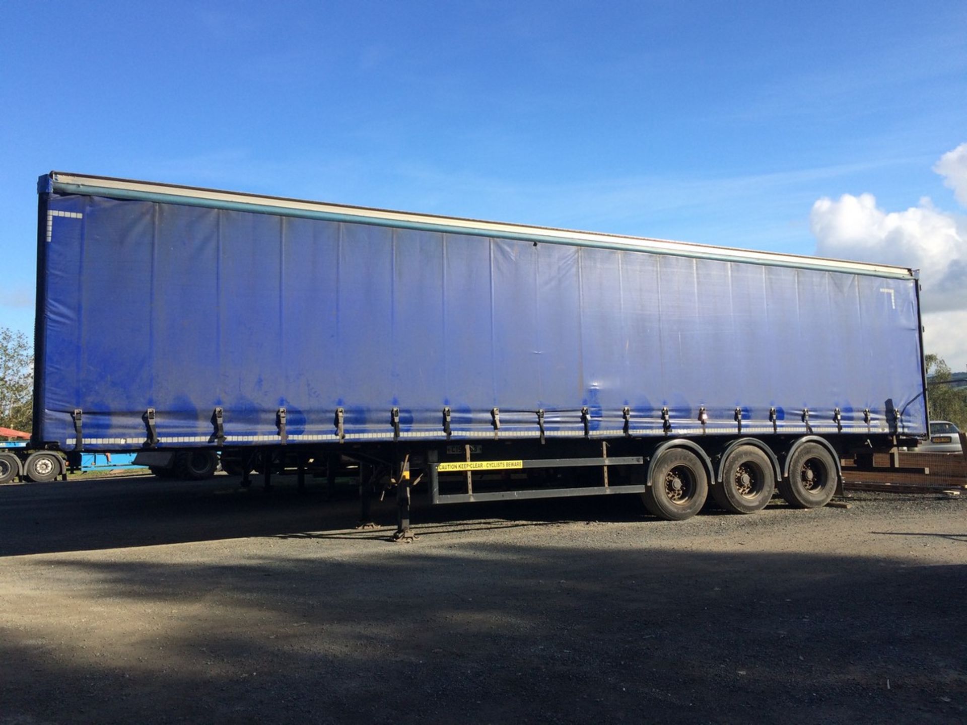 CURTAIN SIDE TRAILER