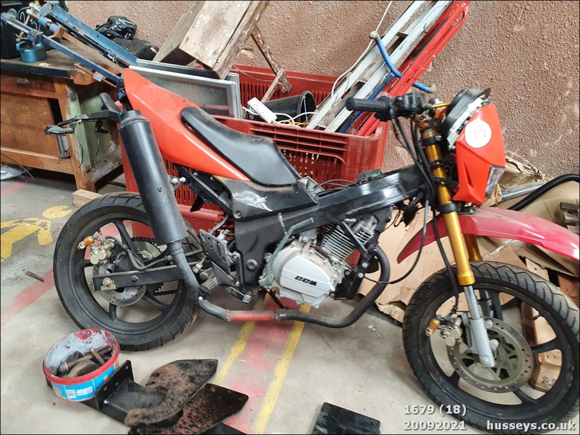 MOTORBIKE - Image 19 of 22