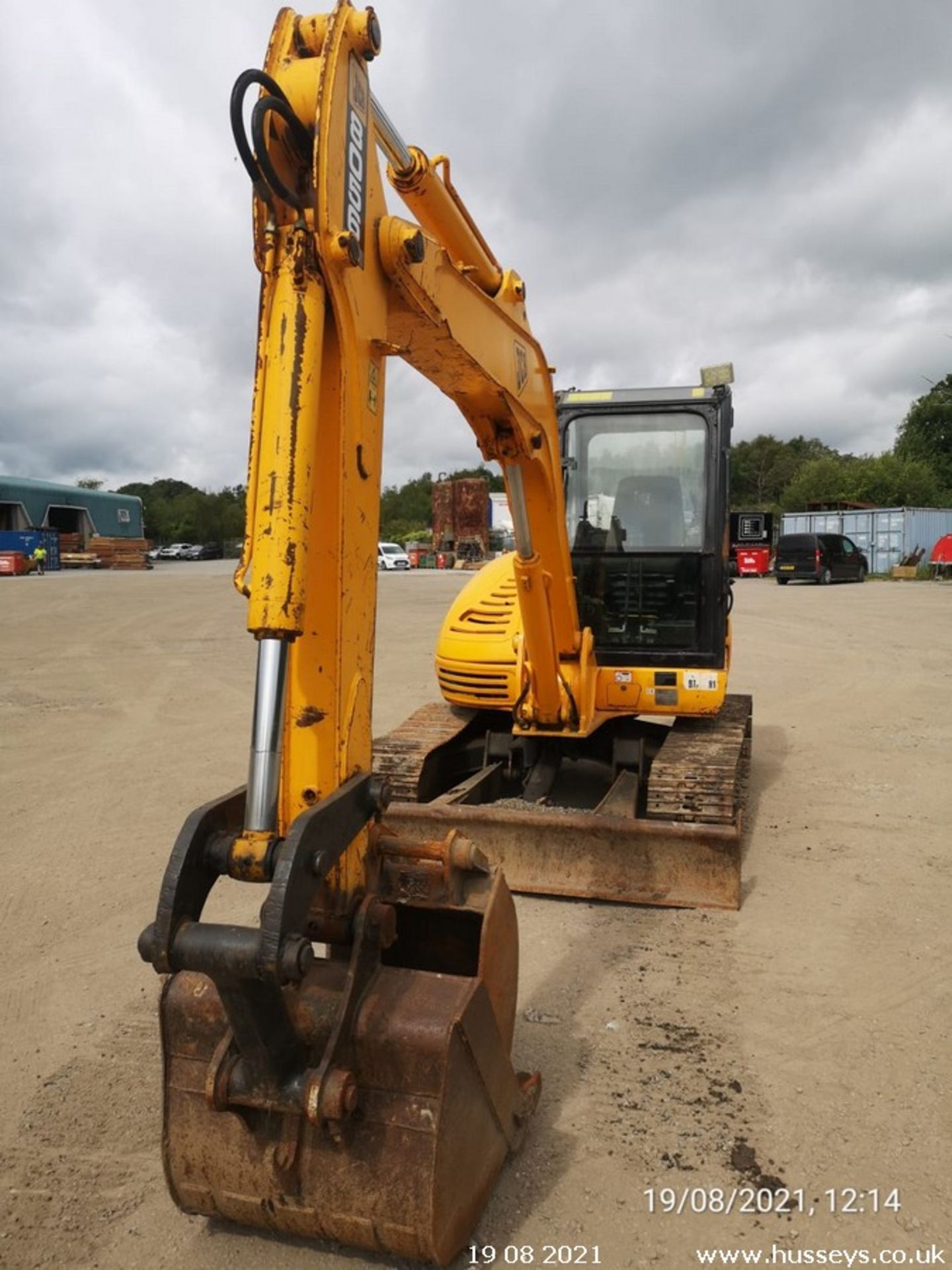 JCB 8056 DIGGER 2014 3567HRS C.W 2 BUCKETS RTD - Image 2 of 7