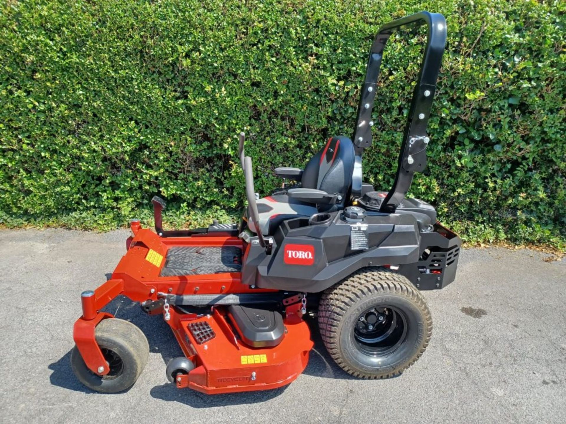 TORO TITAN ZERO TURN MOWER NEW & UNUSED RDC - Image 3 of 8