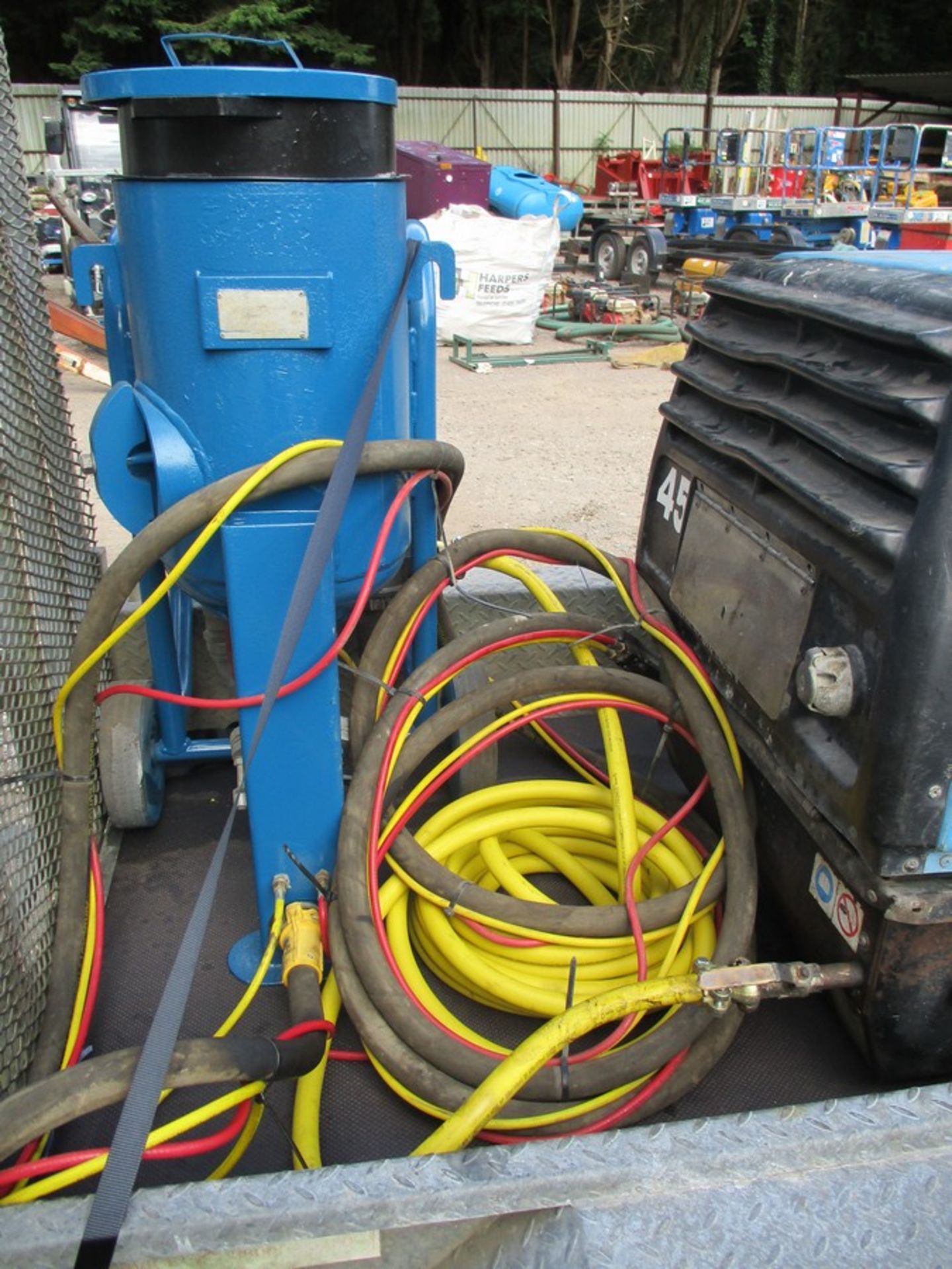 INDESPENSION TRAILER C/W SAND BLASTING SET UP COMPRESSOR - Image 7 of 7