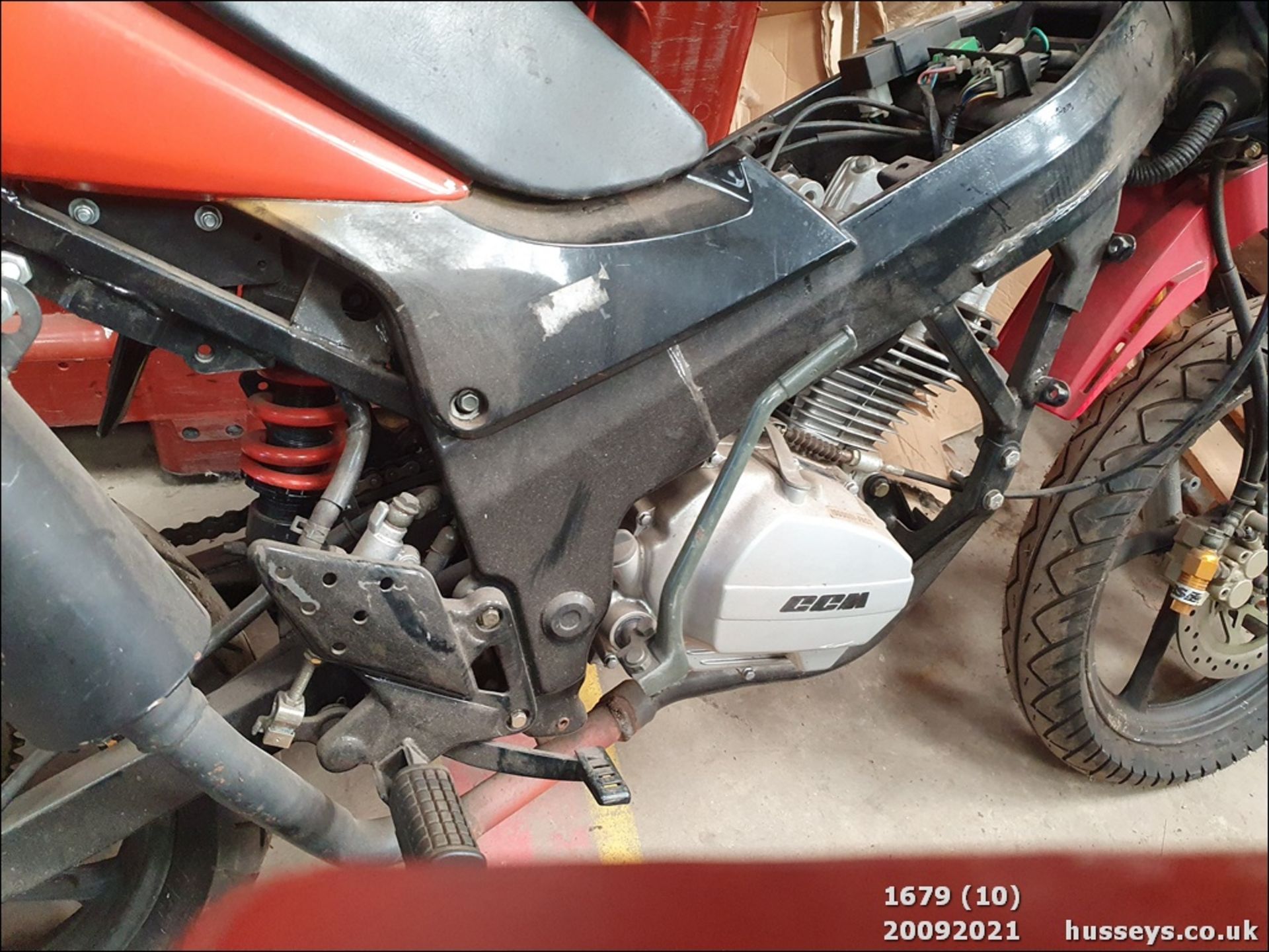 MOTORBIKE - Image 11 of 22