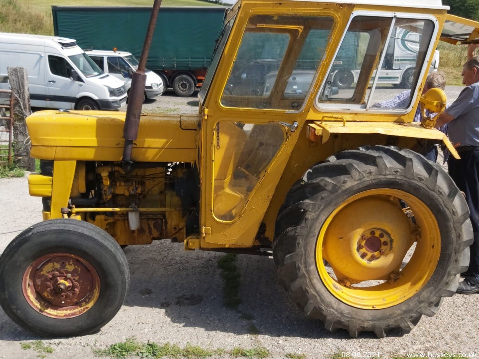 MASSEY FERGUSON INDUSTRIAL TRACTOR FULL AG 3 POINT LINKAGE LIVEDRIVE, SRD - Image 2 of 5