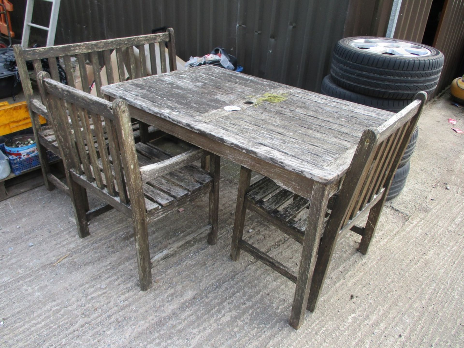 GARDEN TABLE & BENCHES