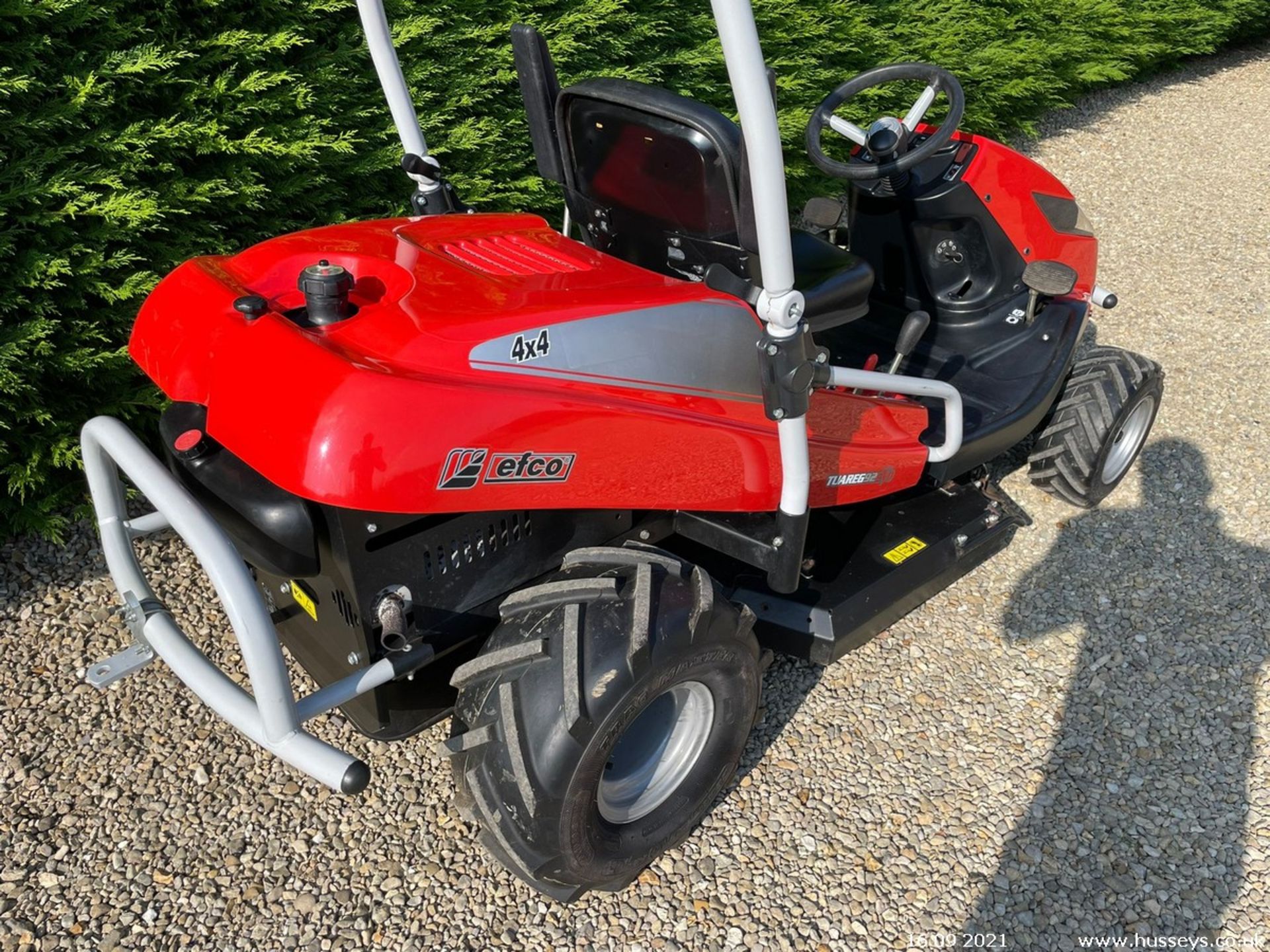 EFCO TURAEG 92 EVO 4WD BRUSHCUTTER 100 HRS BOUGHT NEW IN 2017, STARTS RUNS CUTS - Image 8 of 16