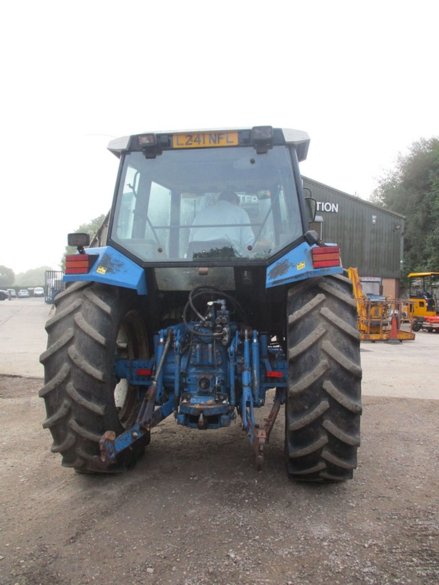 FORD 8340 TRACTOR C.W HOWARD LOADER SHOWING 2477HRS L241NFL - Image 3 of 10