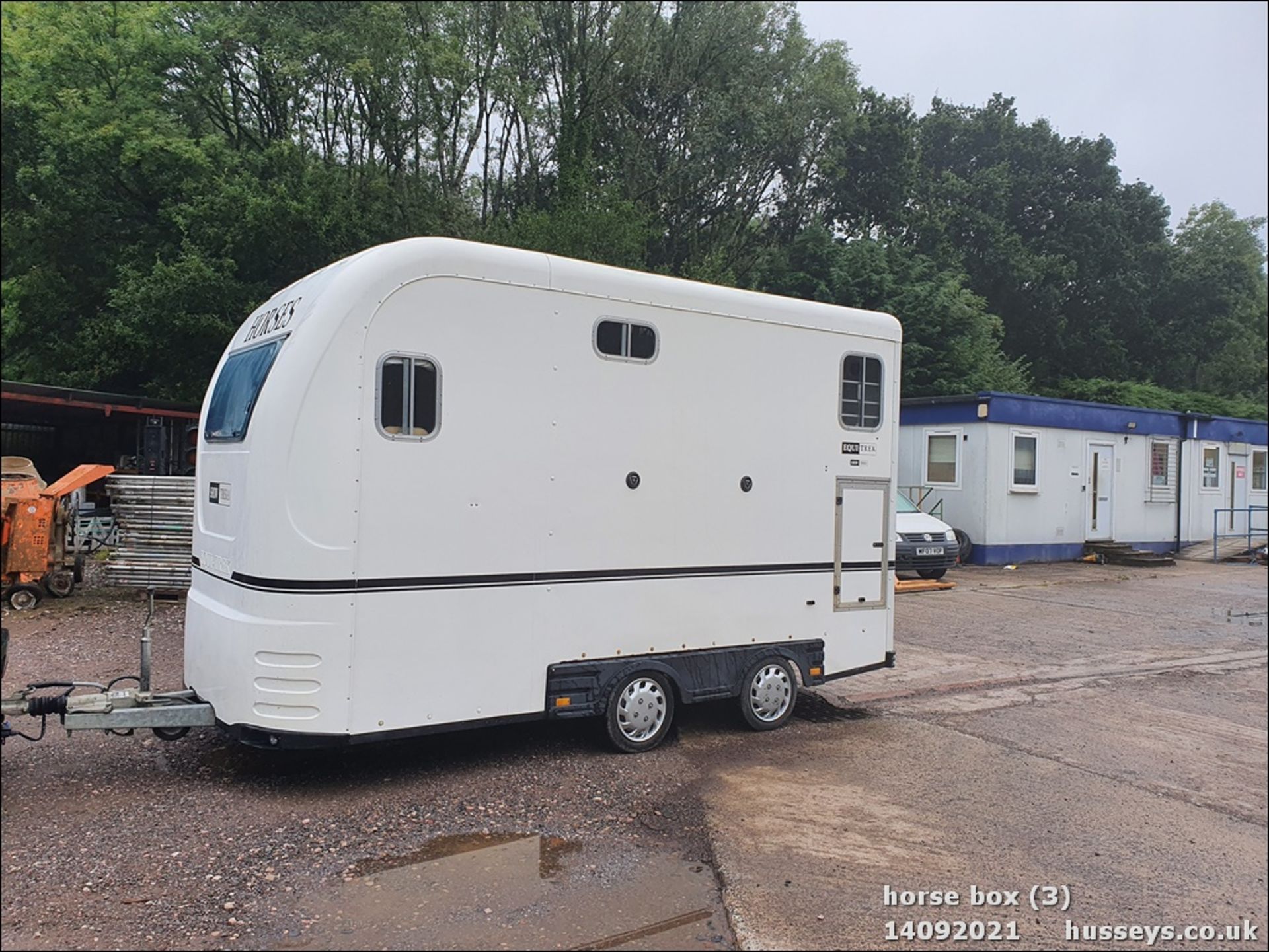 EQUI TREK SHOW TREK HORSE BOX 2010 3000KGS GROSS WEIGHT C.W HANDBOOK - Image 16 of 18