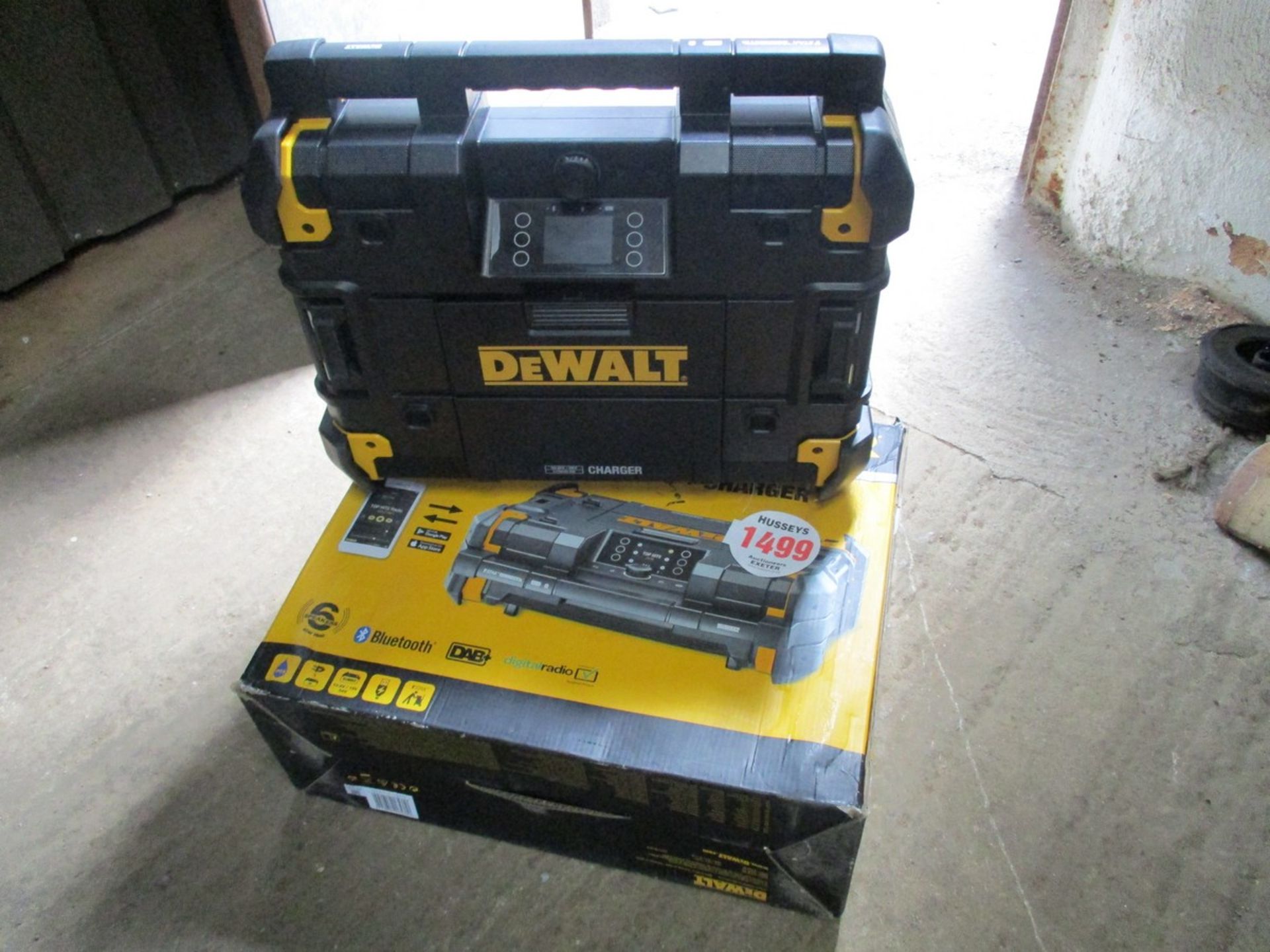 DEWALT RADIO