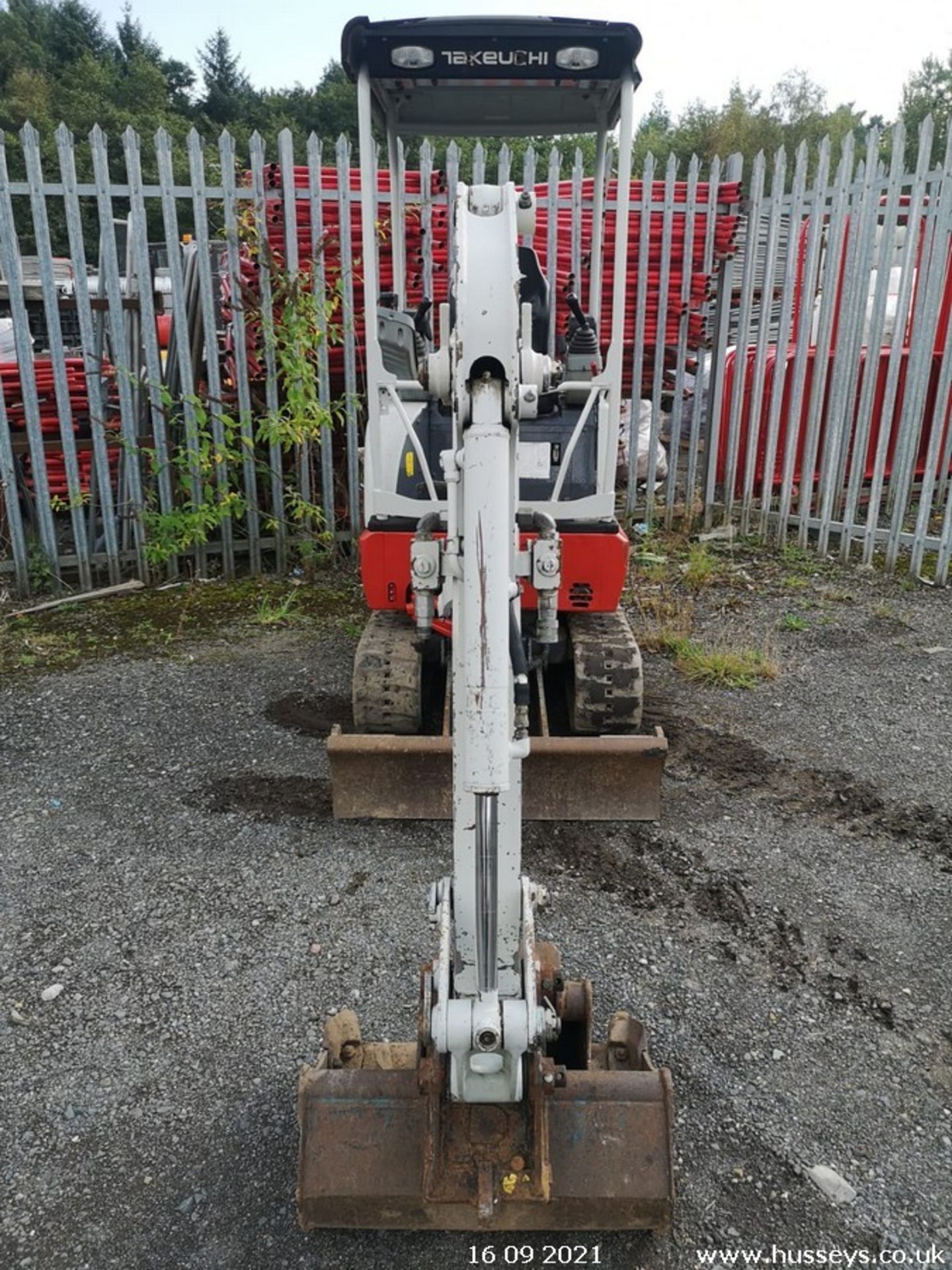 TAKEUCHI TB215R DIGGER C.W 2 BUCKETS 2017 EXPANDING TRACKS 2 SPEED TRACKING QUICK HITCH RTD - Image 2 of 5