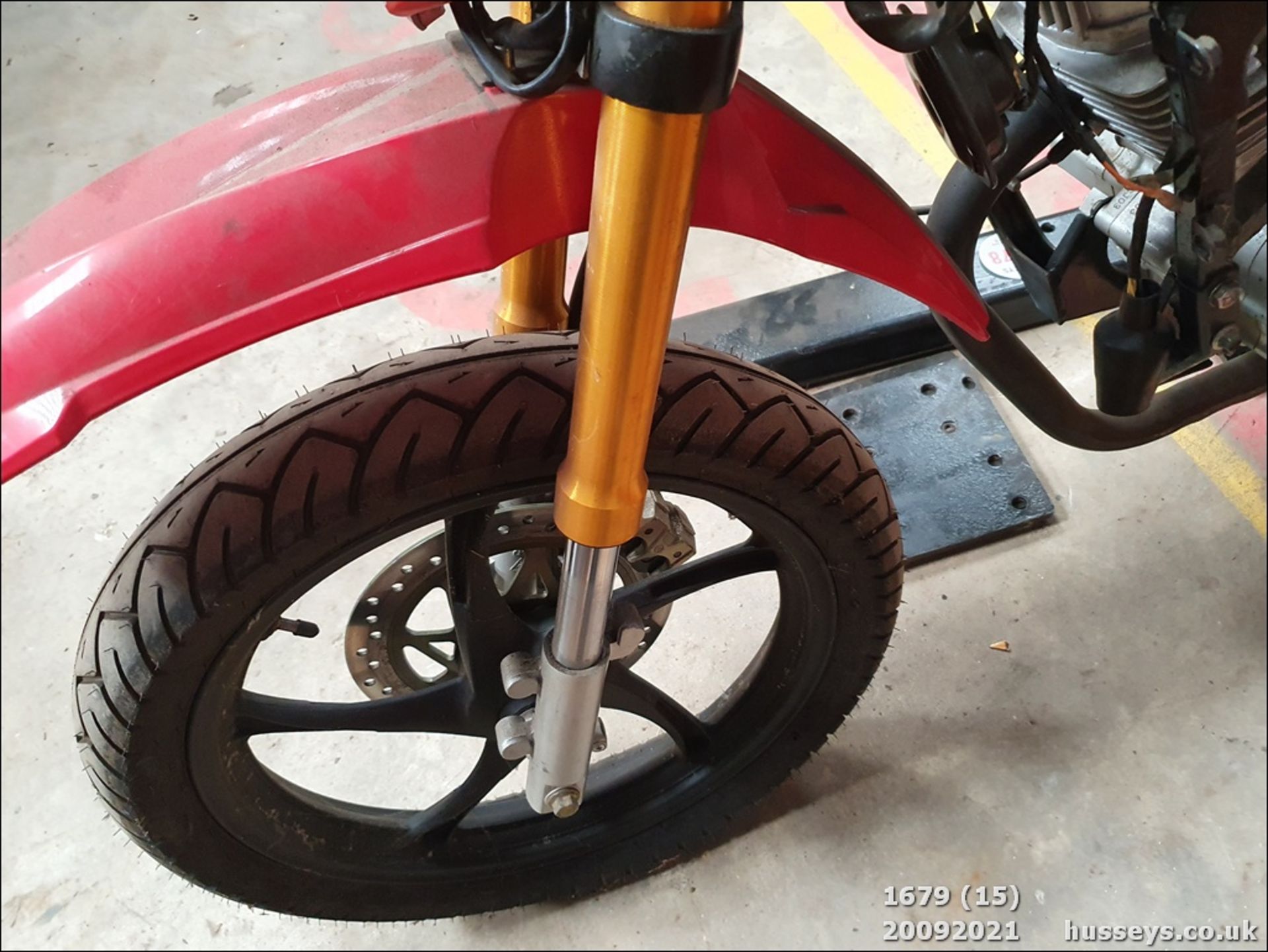 MOTORBIKE - Image 16 of 22