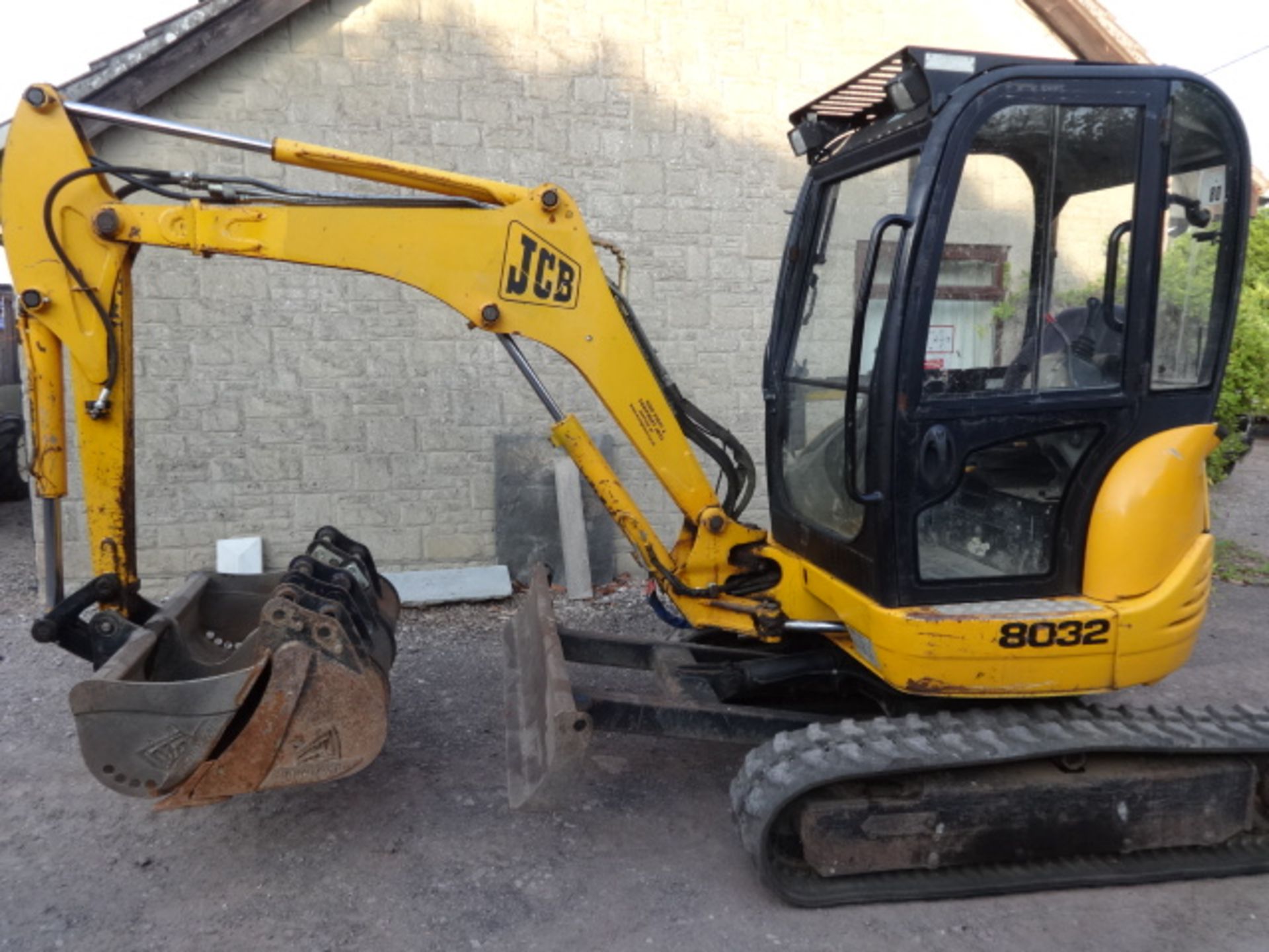 JCB 8032 ZTS EXCAVATOR 2003 4854HRS C.W 4 BUCKETS RDD - Image 3 of 9