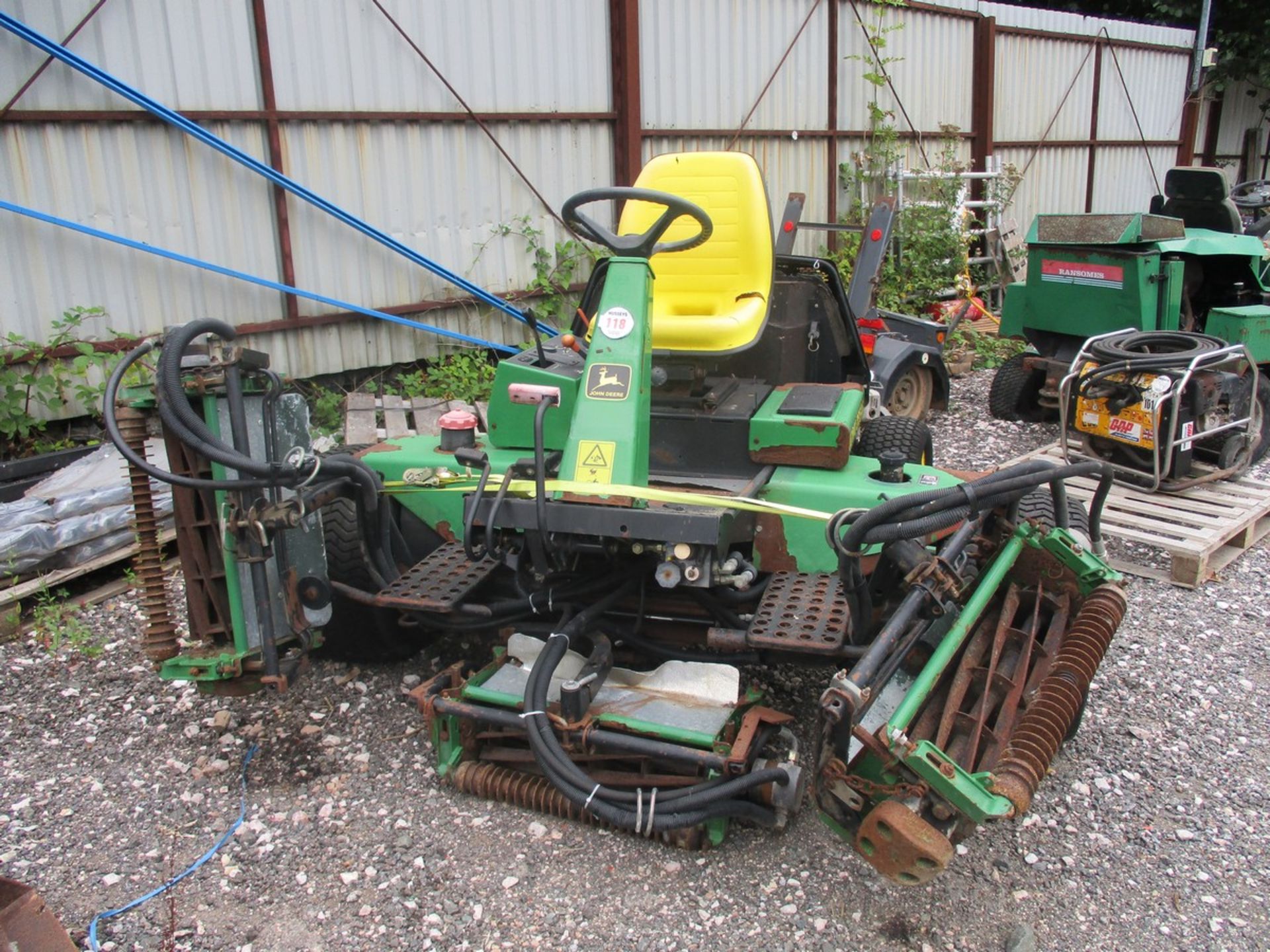 JOHN DEERE 3235A MOWER