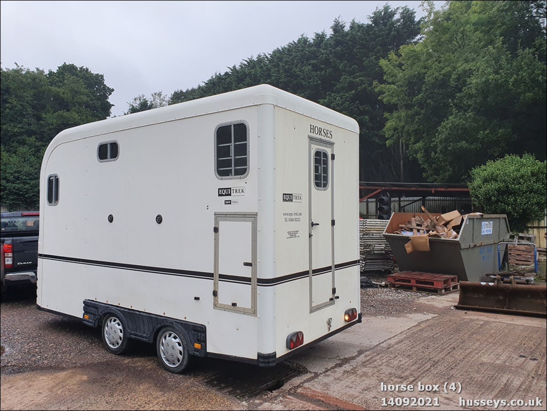 EQUI TREK SHOW TREK HORSE BOX 2010 3000KGS GROSS WEIGHT C.W HANDBOOK - Image 15 of 18