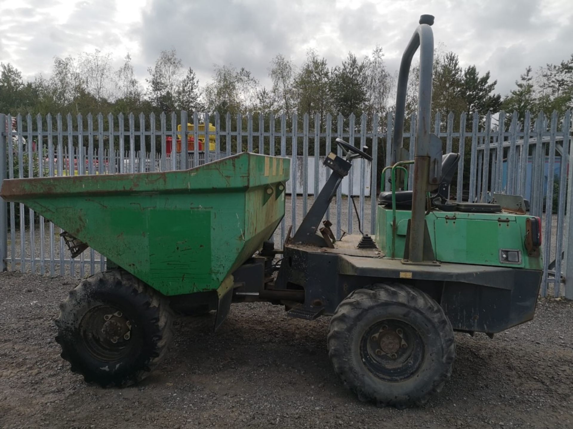 BENFORD 3 TON DUMPER 2008 MANUAL GEARBOX KUBOTA DIESEL ENGINE RDT - Image 2 of 7