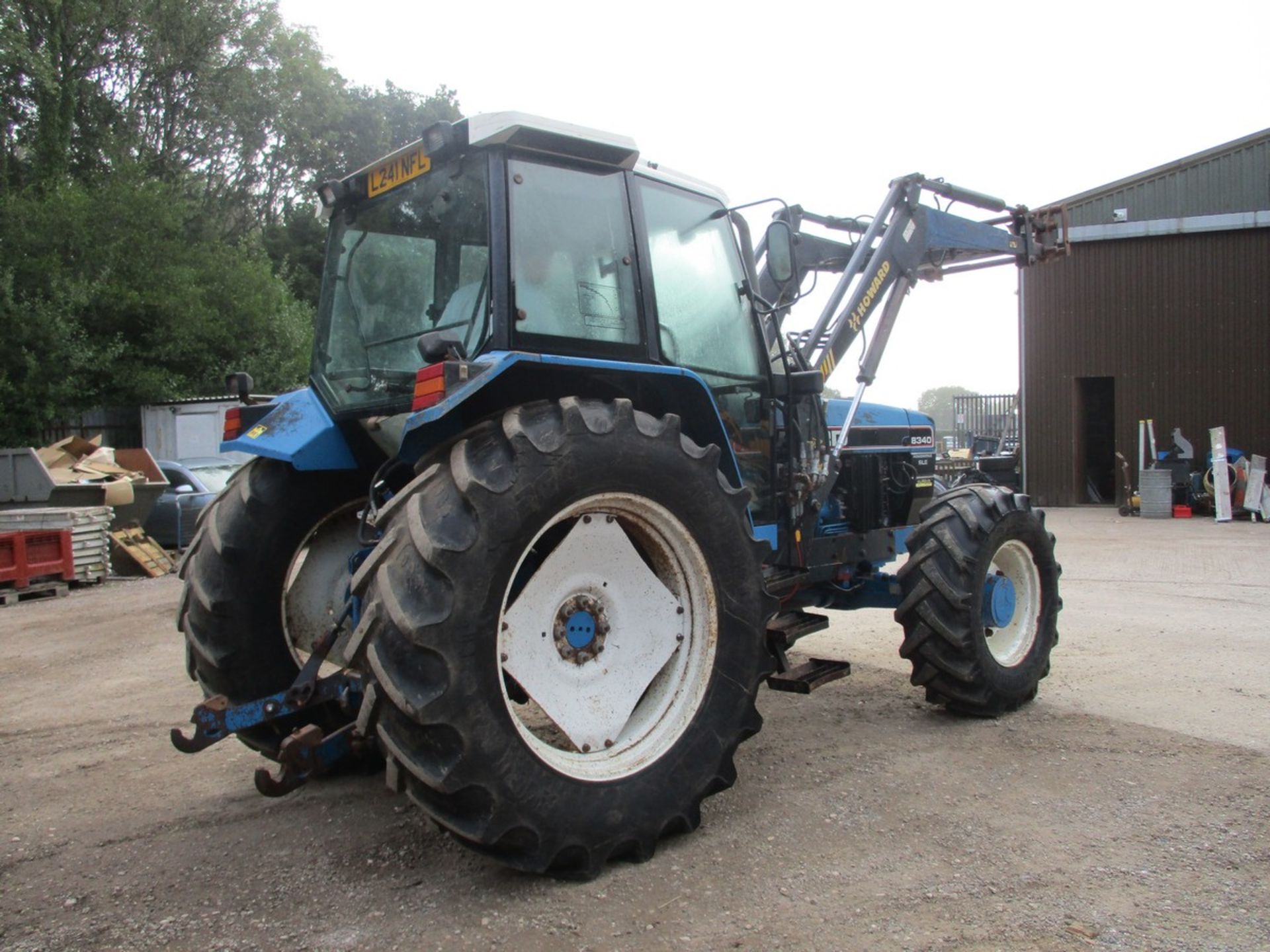 FORD 8340 TRACTOR C.W HOWARD LOADER SHOWING 2477HRS L241NFL - Image 2 of 10