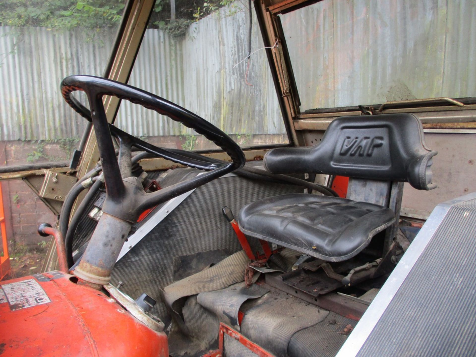 ZETOR 6911 TRACTOR C/W QUICKE LOADER & SPIKE, REAR END WEIGHT BLOCK JDC918W 0231HRS - Image 7 of 8