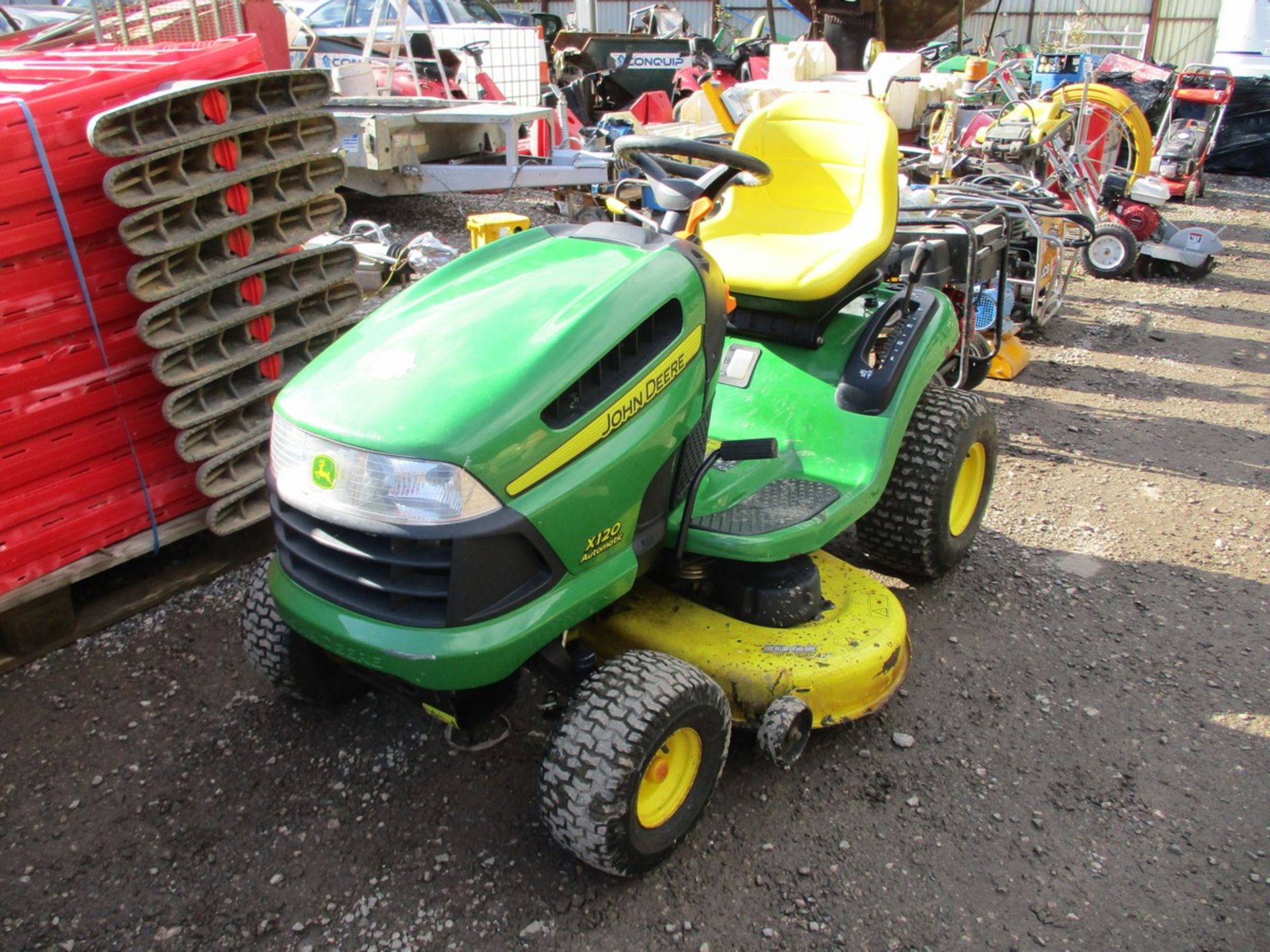 JOHN DEERE X120 RIDE ON MOWER - Image 2 of 5