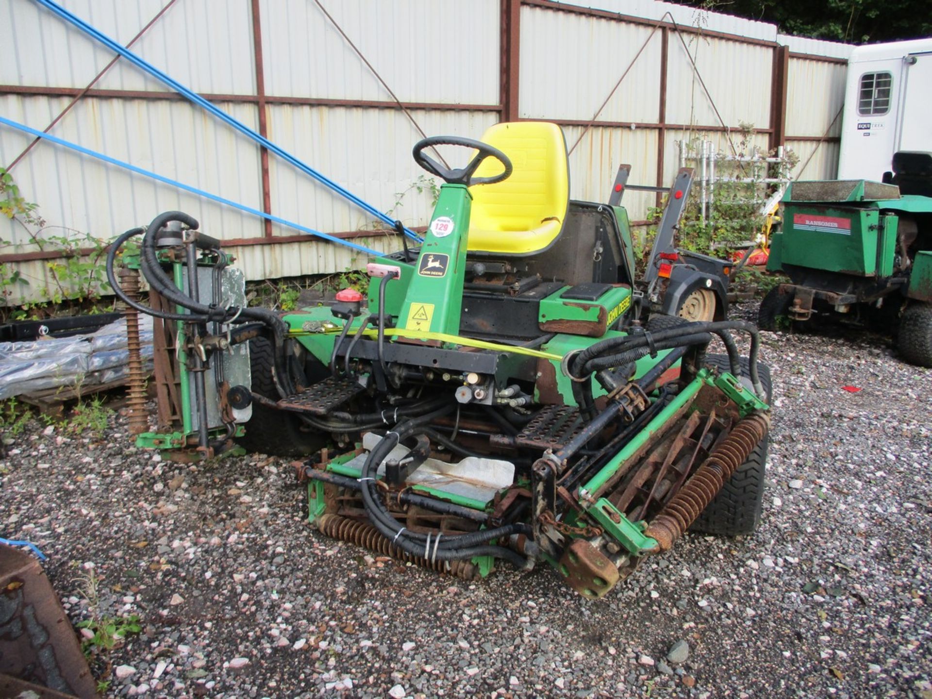 JOHN DEERE 3235A RIDE ON MOWER