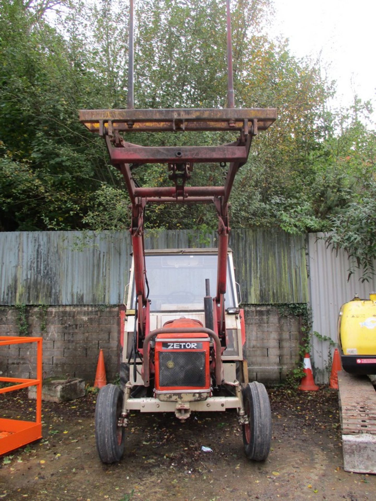 ZETOR 6911 TRACTOR C/W QUICKE LOADER & SPIKE, REAR END WEIGHT BLOCK JDC918W 0231HRS - Image 2 of 8