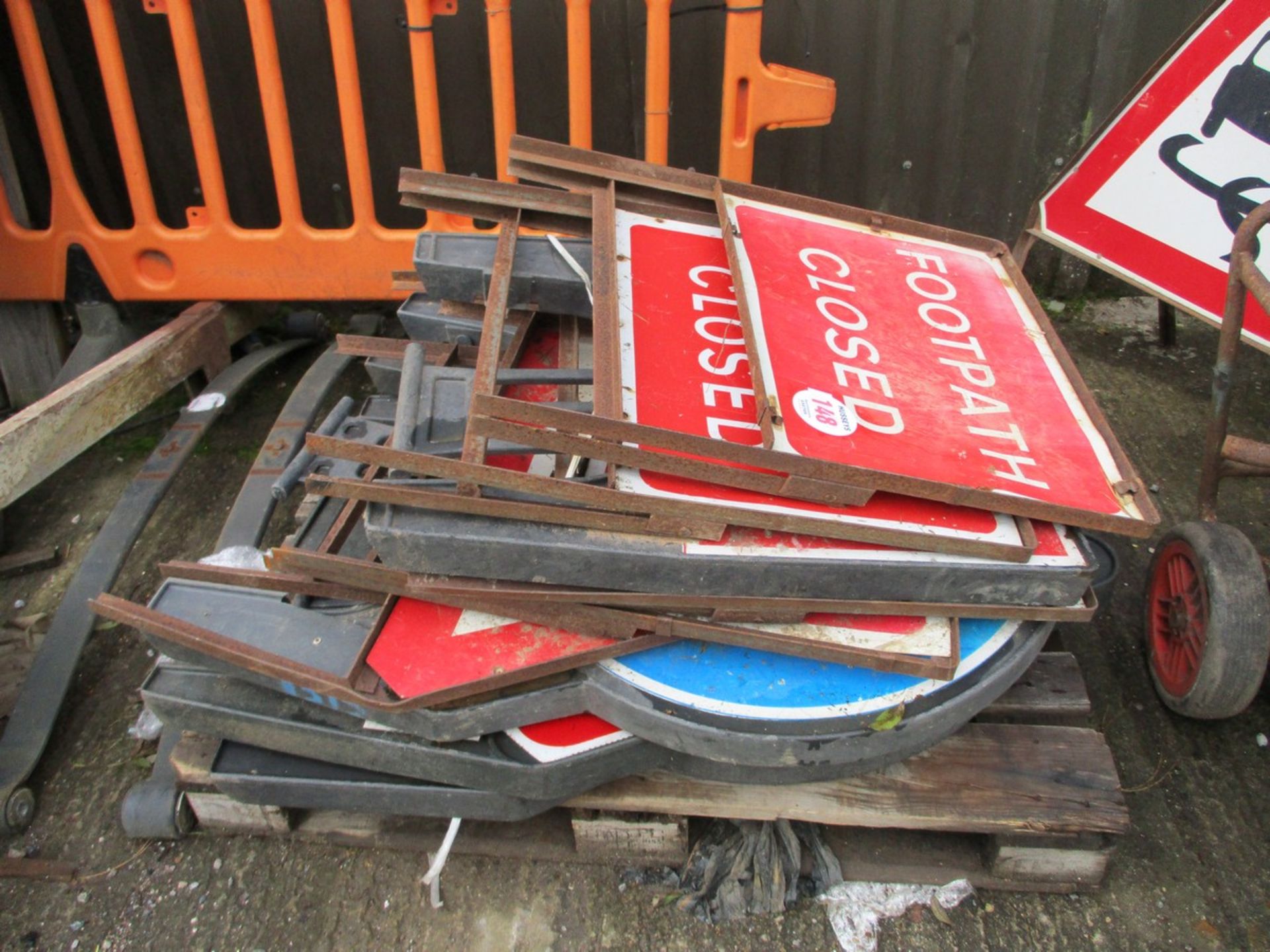 PALLET OF ROAD SIGNS