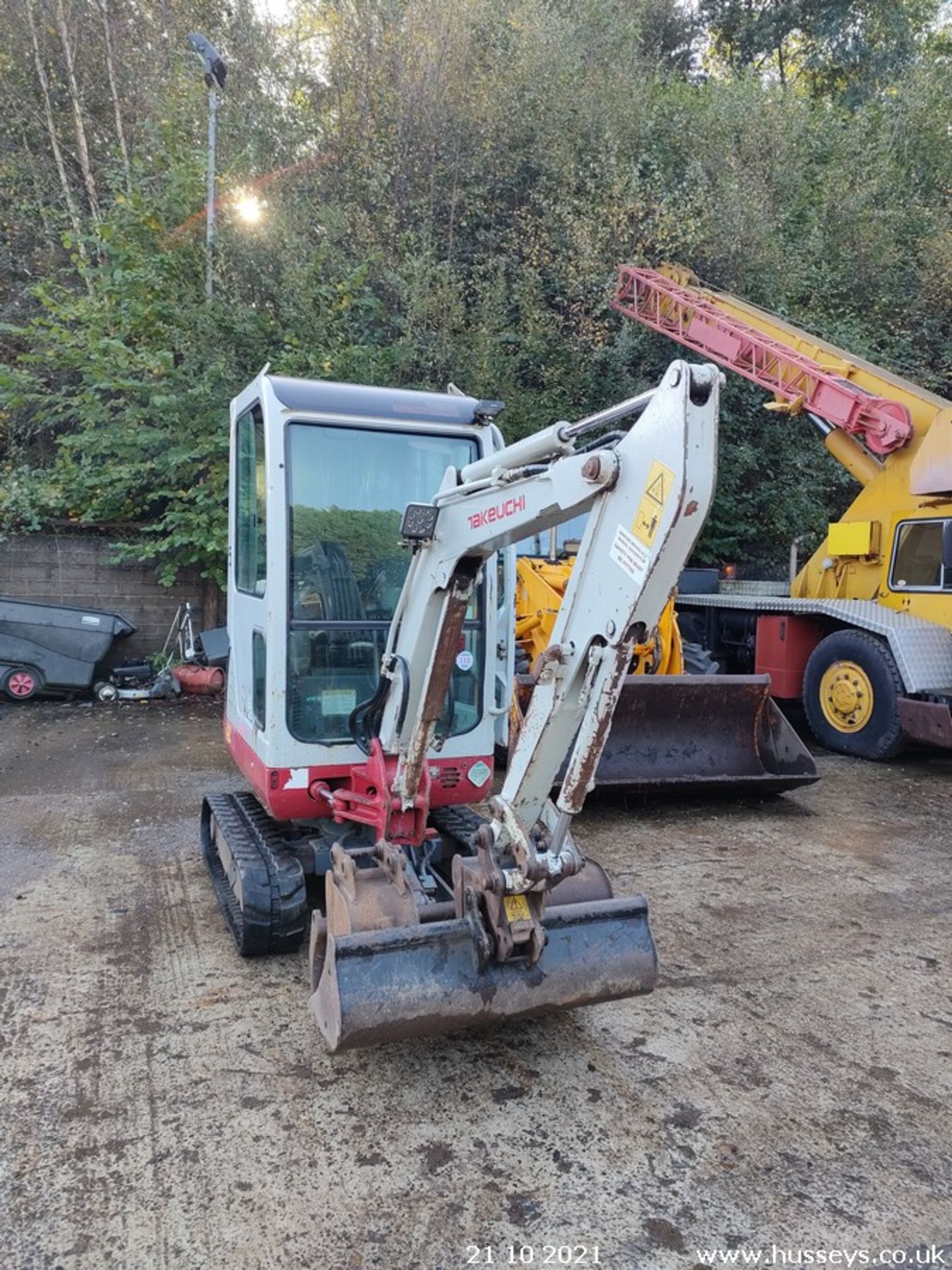 TAKEUCHI TB016 2013 C/W 3 BUCKETS 03639HRS BIT SMOKEY - Image 8 of 13