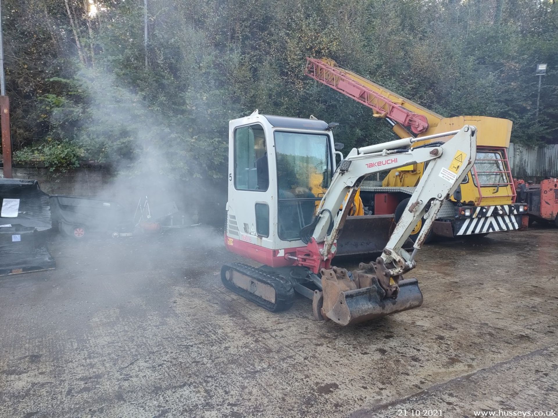 TAKEUCHI TB016 2013 C/W 3 BUCKETS 03639HRS BIT SMOKEY - Image 9 of 13