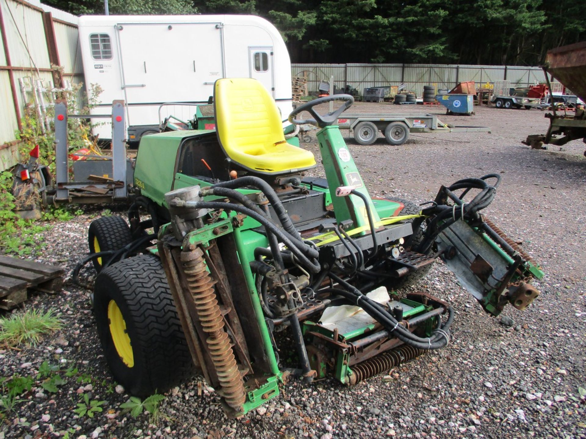 JOHN DEERE 3235A RIDE ON MOWER - Image 5 of 7