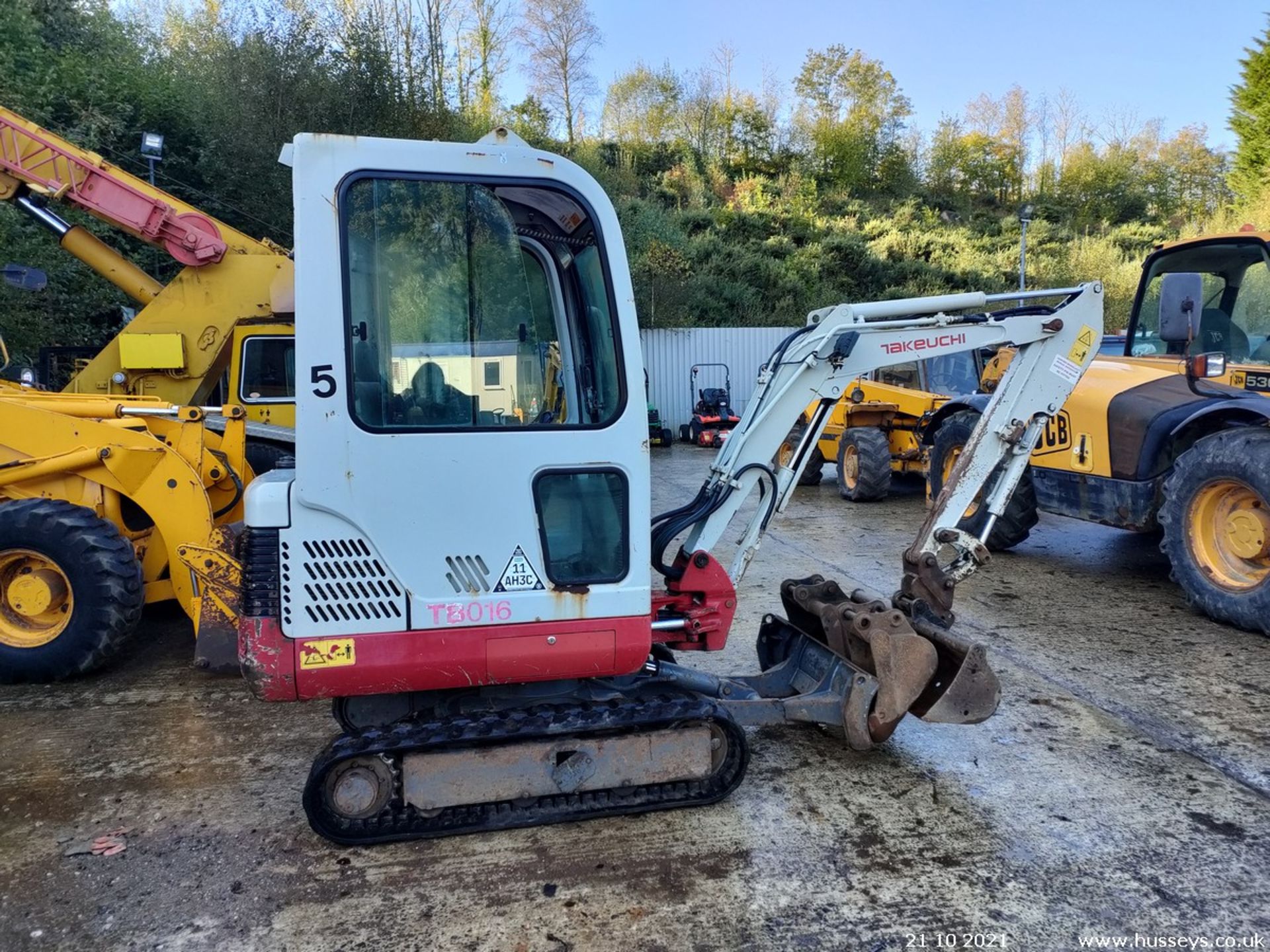 TAKEUCHI TB016 2013 C/W 3 BUCKETS 03639HRS BIT SMOKEY - Image 6 of 13