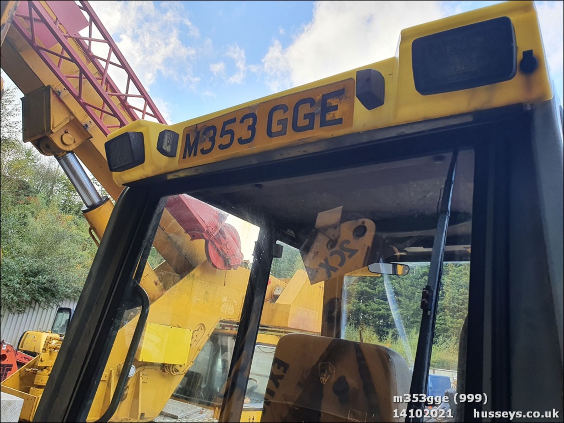 JCB 2CX STREETMASTER SHOWING 1454 HOURS NO V5 REG M353GGE - Image 12 of 12