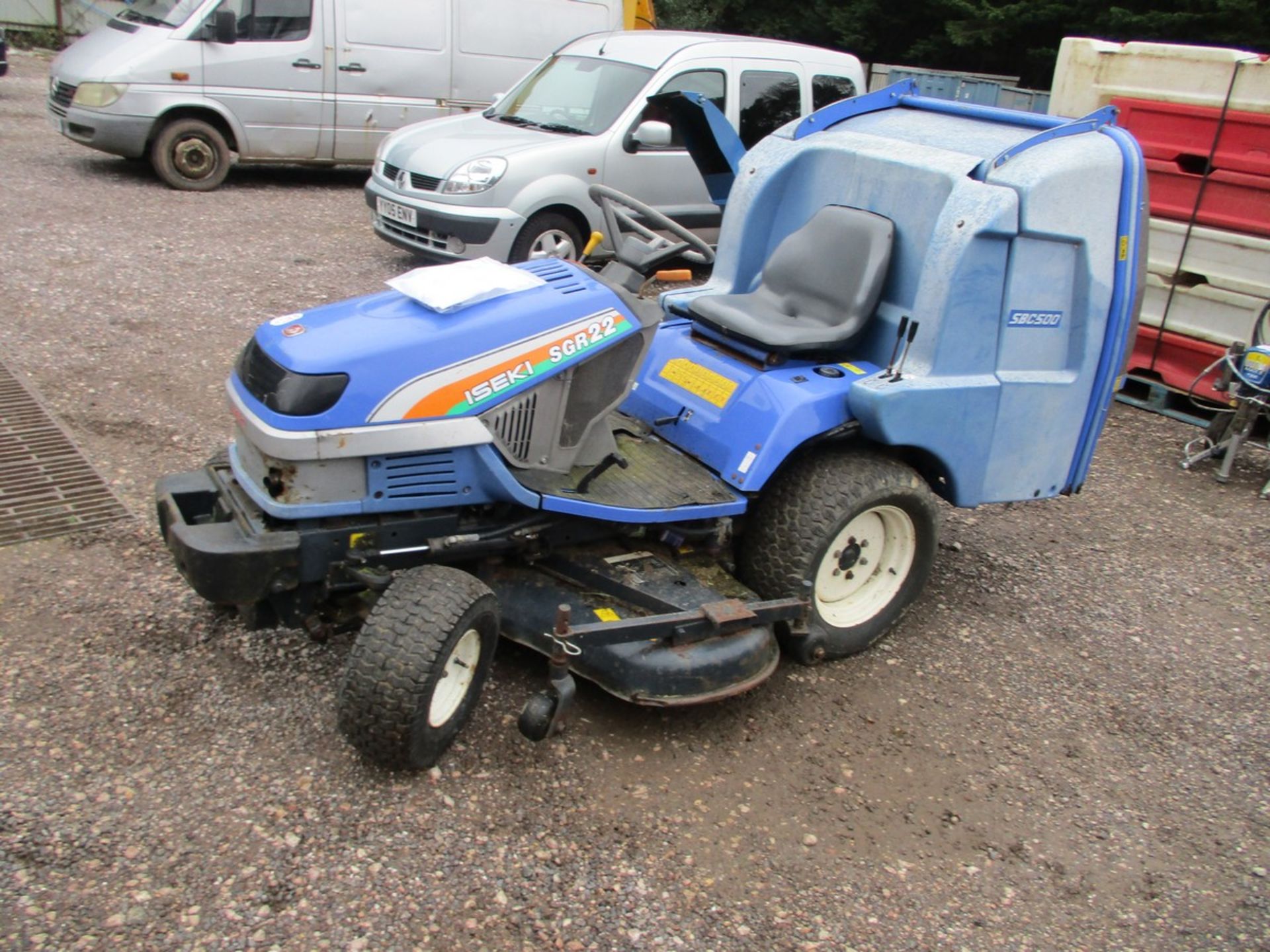 ISEKI SGR22 DIESEL MOWER C.W SBC500 COLLECTOR - Image 2 of 6