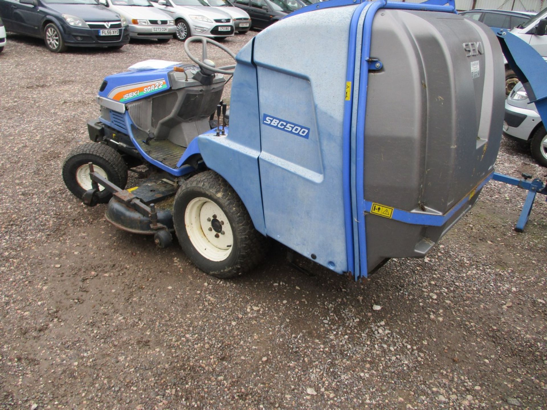 ISEKI SGR22 DIESEL MOWER C.W SBC500 COLLECTOR - Image 4 of 6