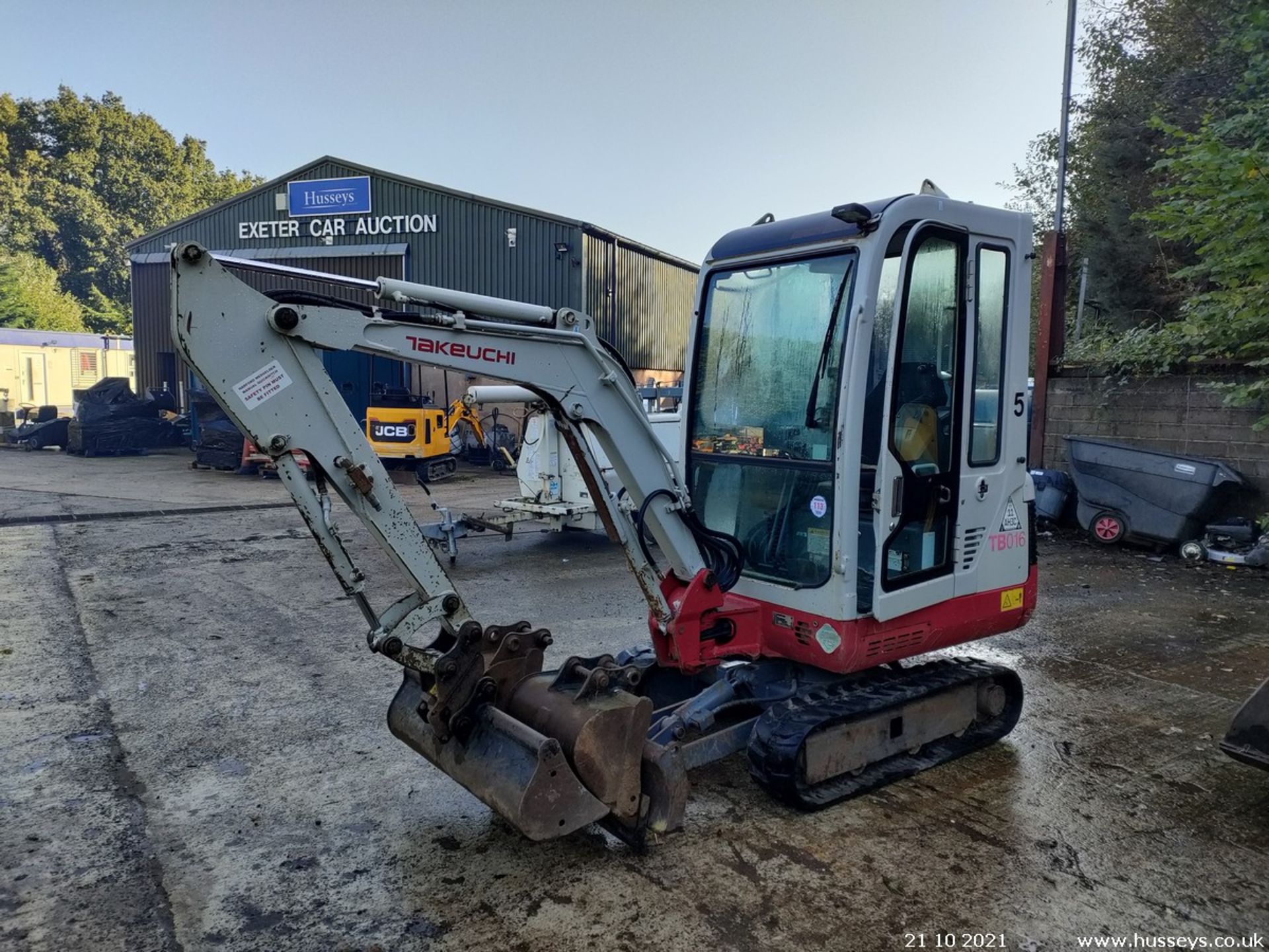 TAKEUCHI TB016 2013 C/W 3 BUCKETS 03639HRS BIT SMOKEY - Image 2 of 13