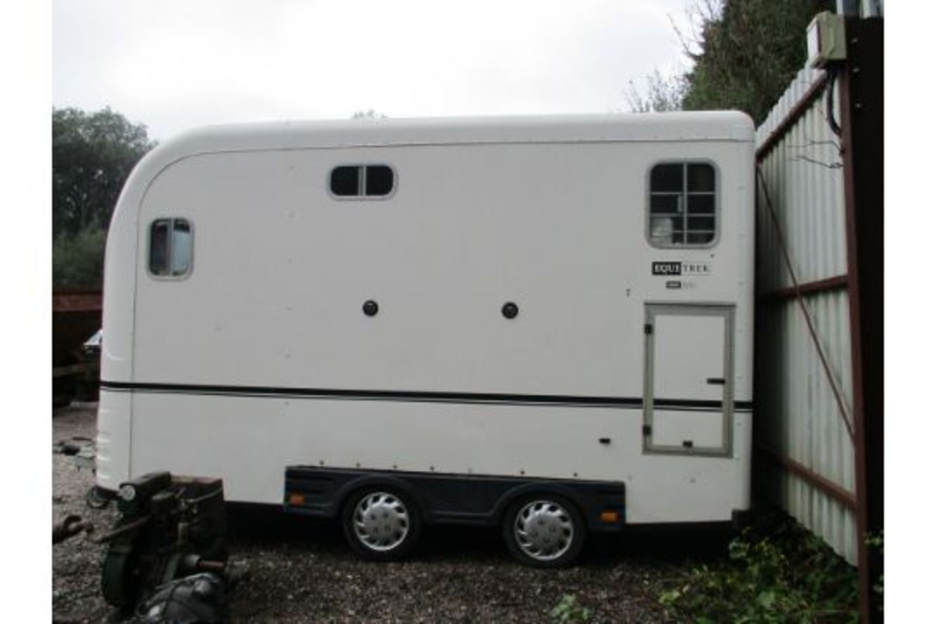 EQUI TREK SHOW TREK HORSE BOX 2010 3000KGS GROSS WEIGHT - Image 3 of 18