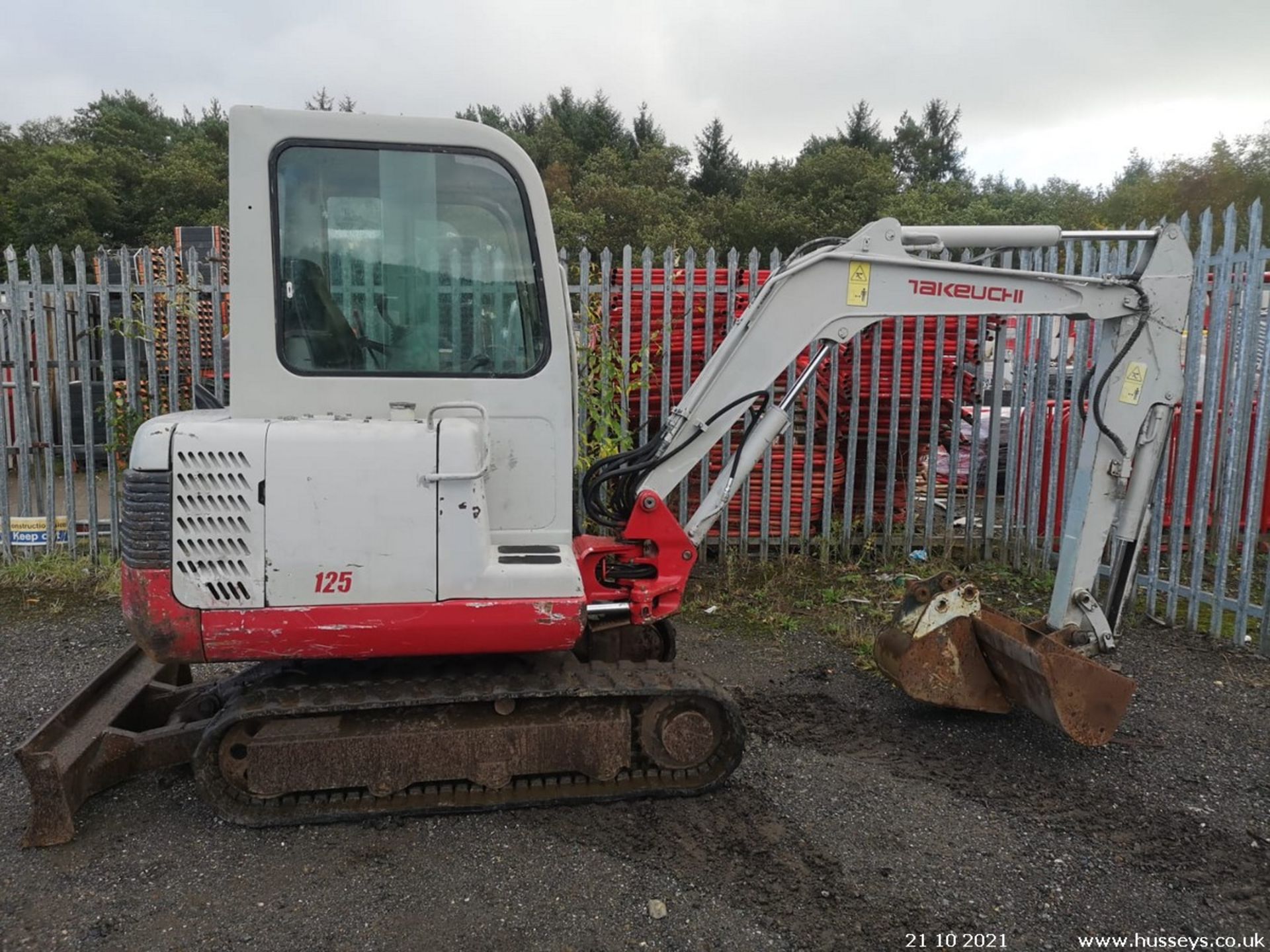 TAKEUCHI TB125 C.W 2 BUCKETS 2008 3360HRS RTD - Image 2 of 9