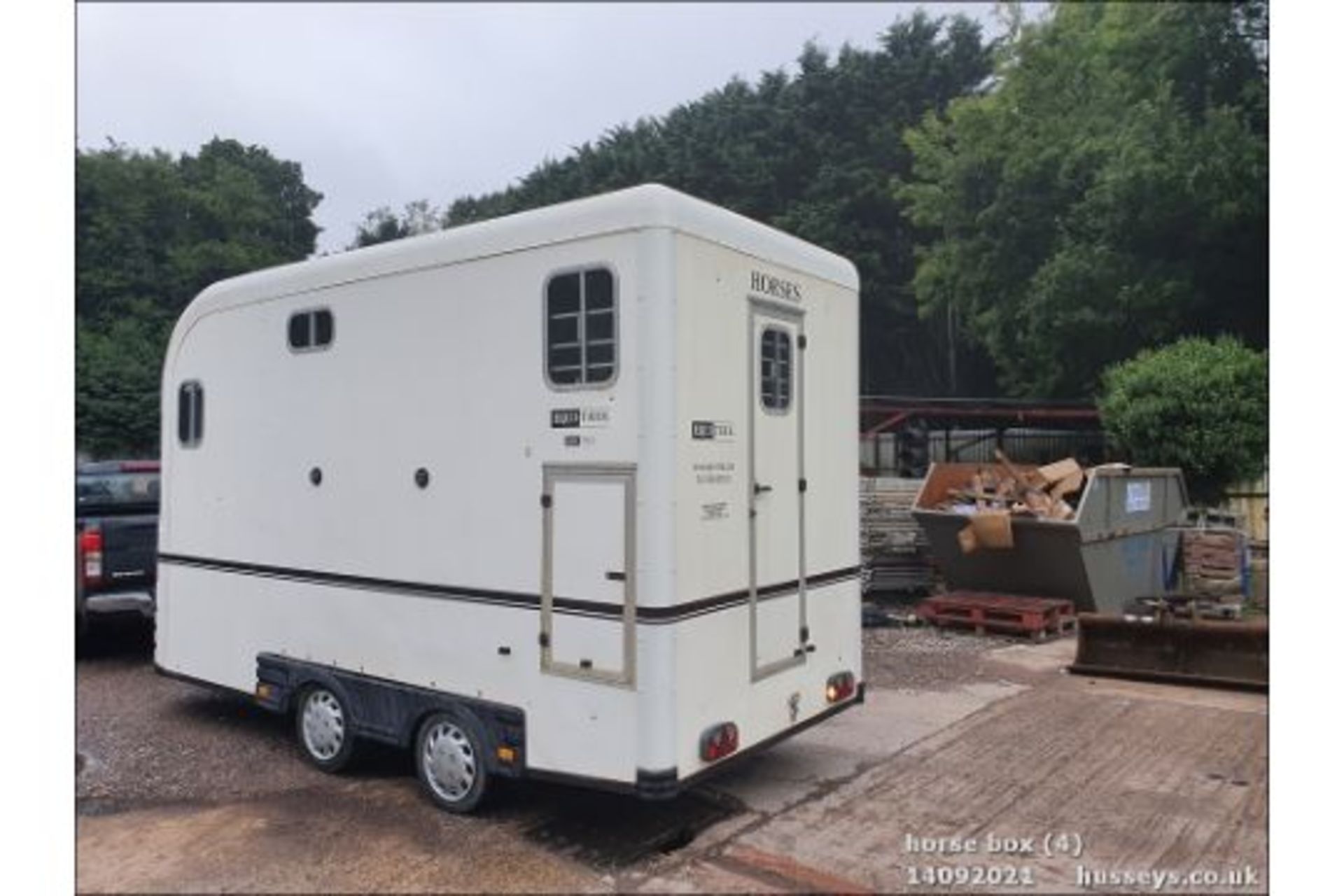 EQUI TREK SHOW TREK HORSE BOX 2010 3000KGS GROSS WEIGHT - Image 14 of 18