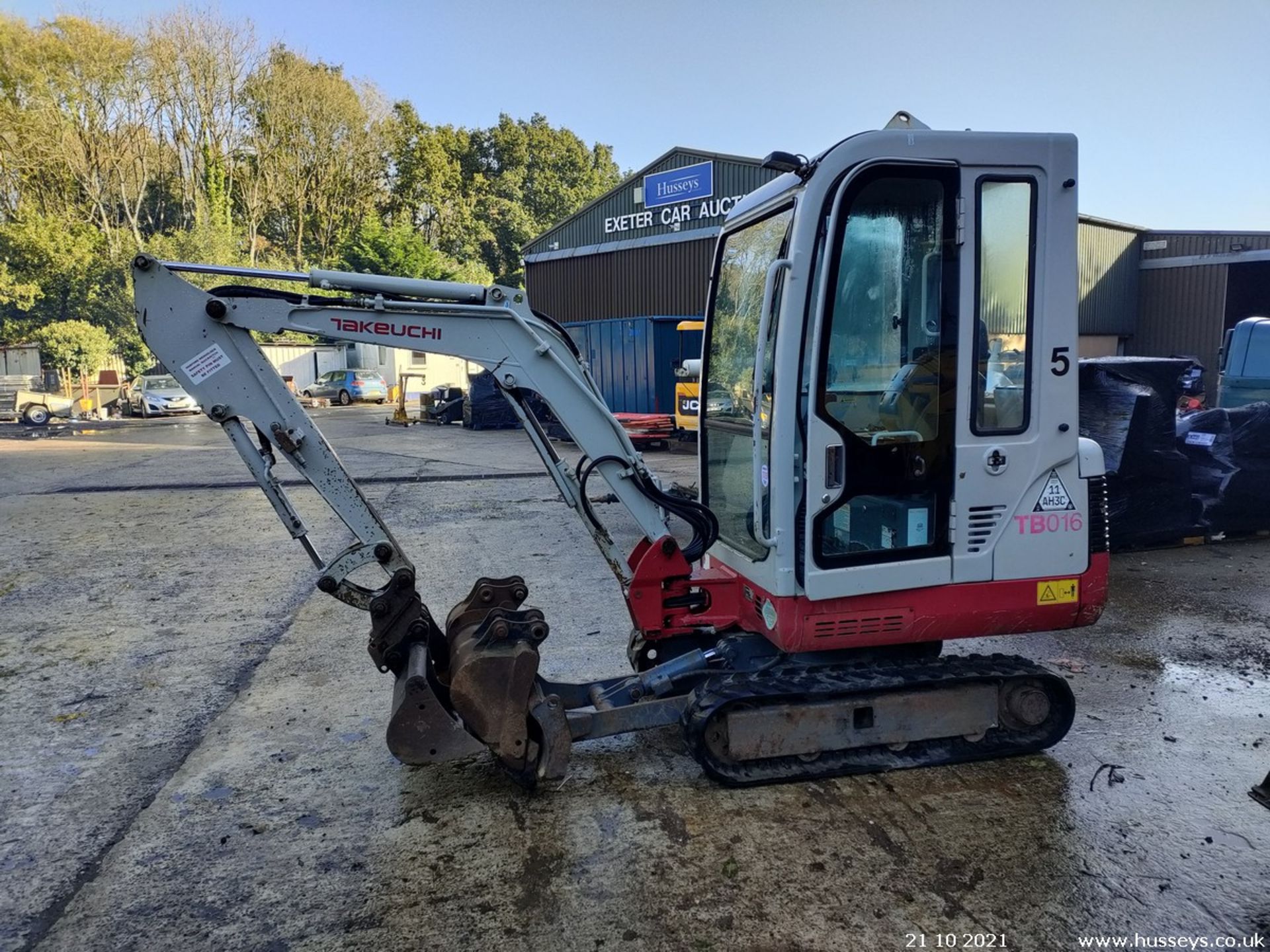 TAKEUCHI TB016 2013 C/W 3 BUCKETS 03639HRS BIT SMOKEY - Image 3 of 13