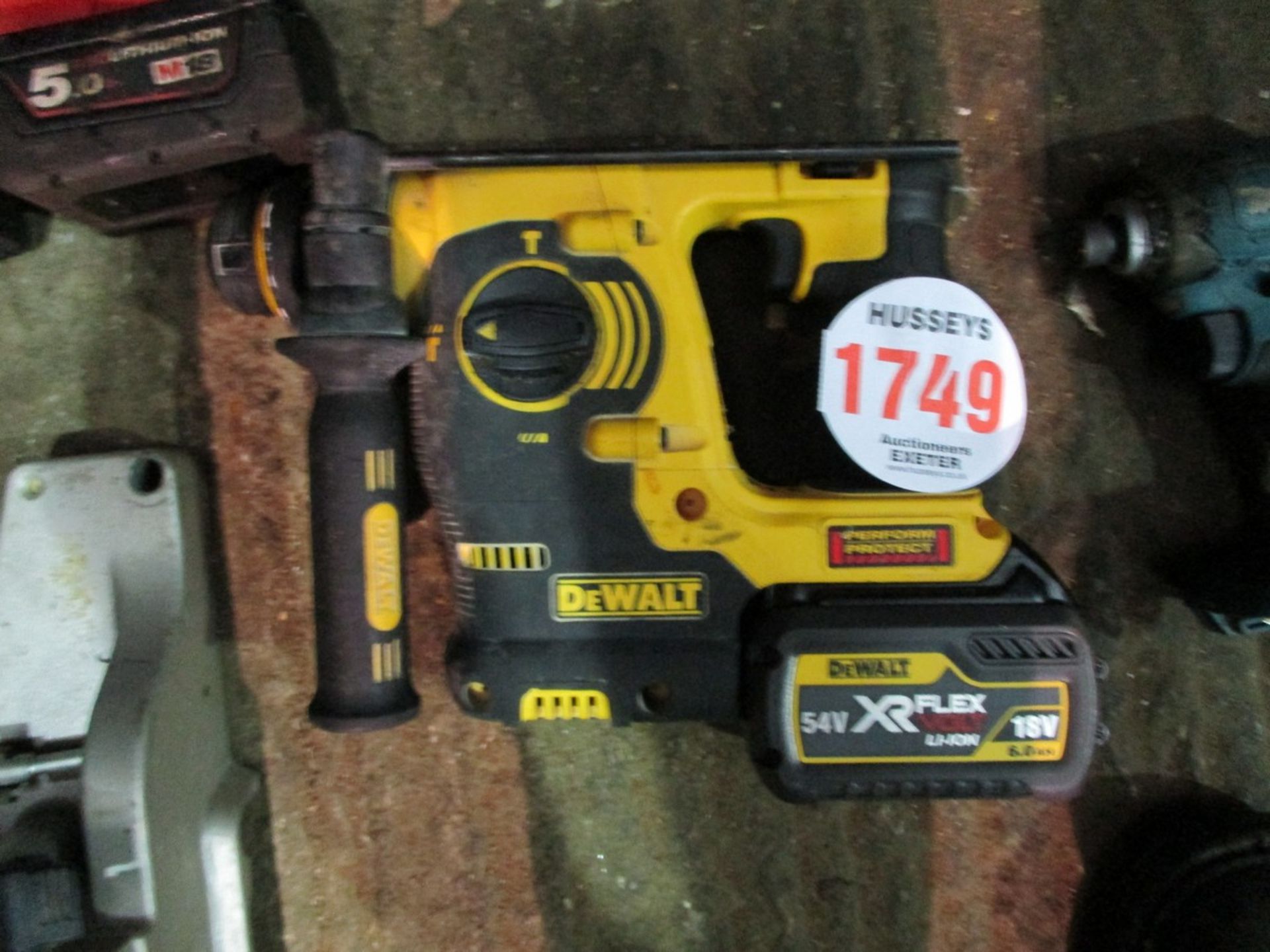 CORDLESS DEWALT HAMMER DRILL