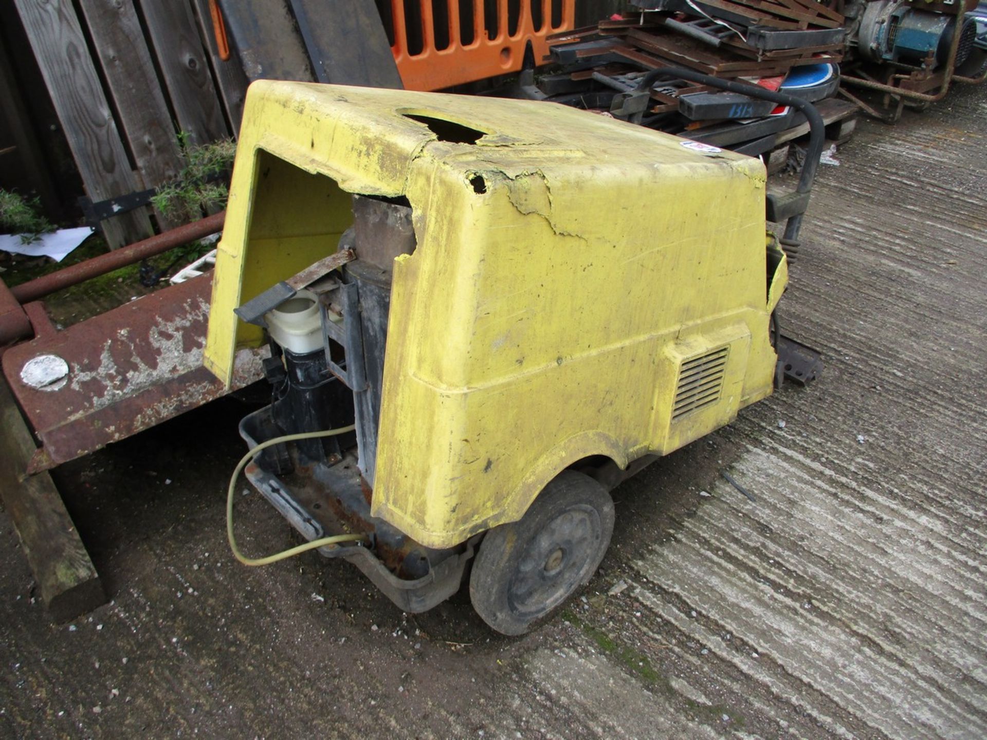 KARCHER STEAM CLEANER - Image 2 of 2