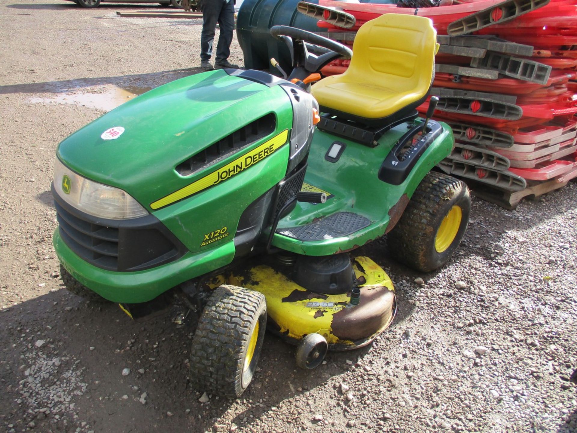 JOHN DEERE X120 RIDE ON MOWER