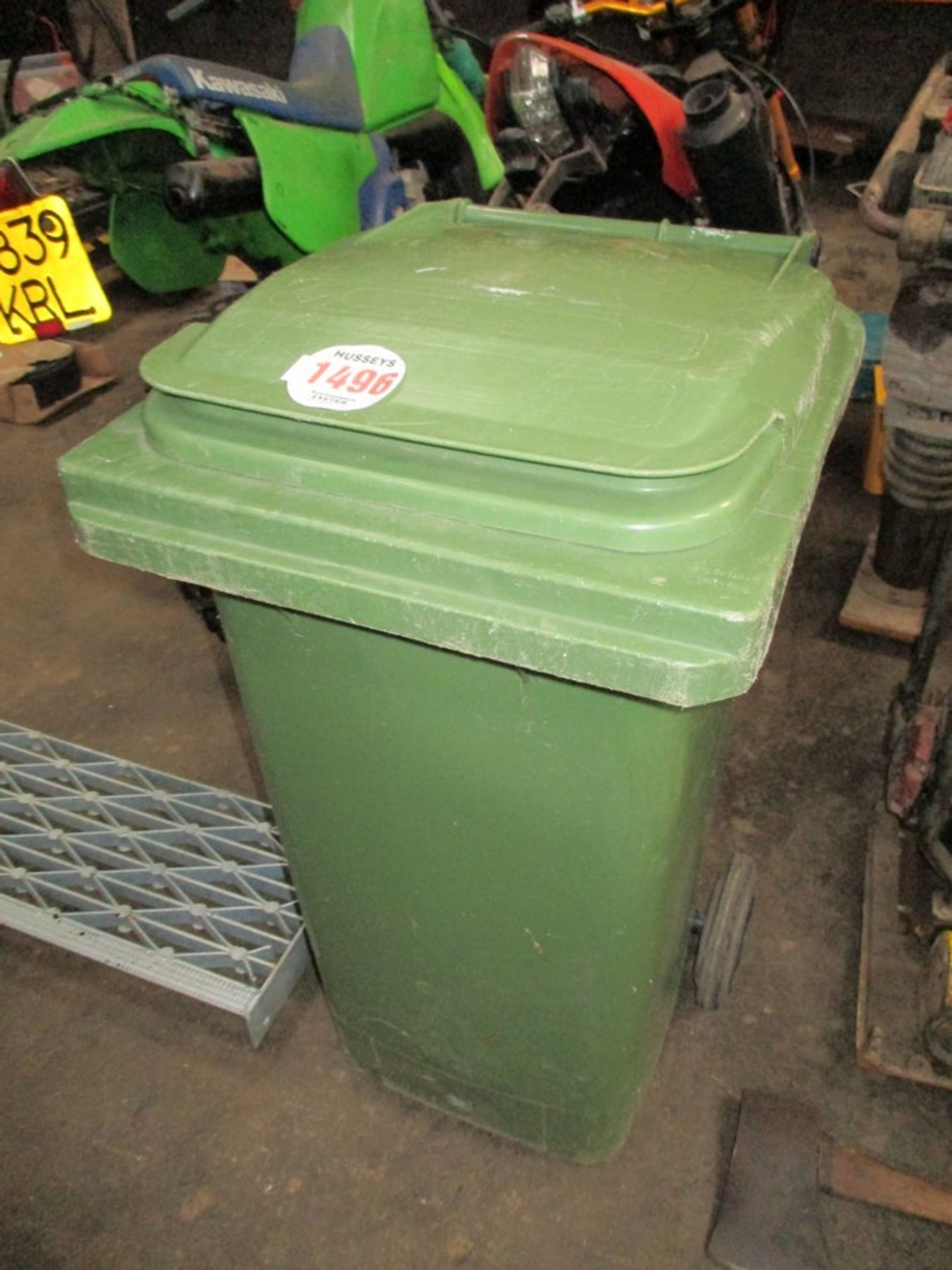 WHEELIE BIN