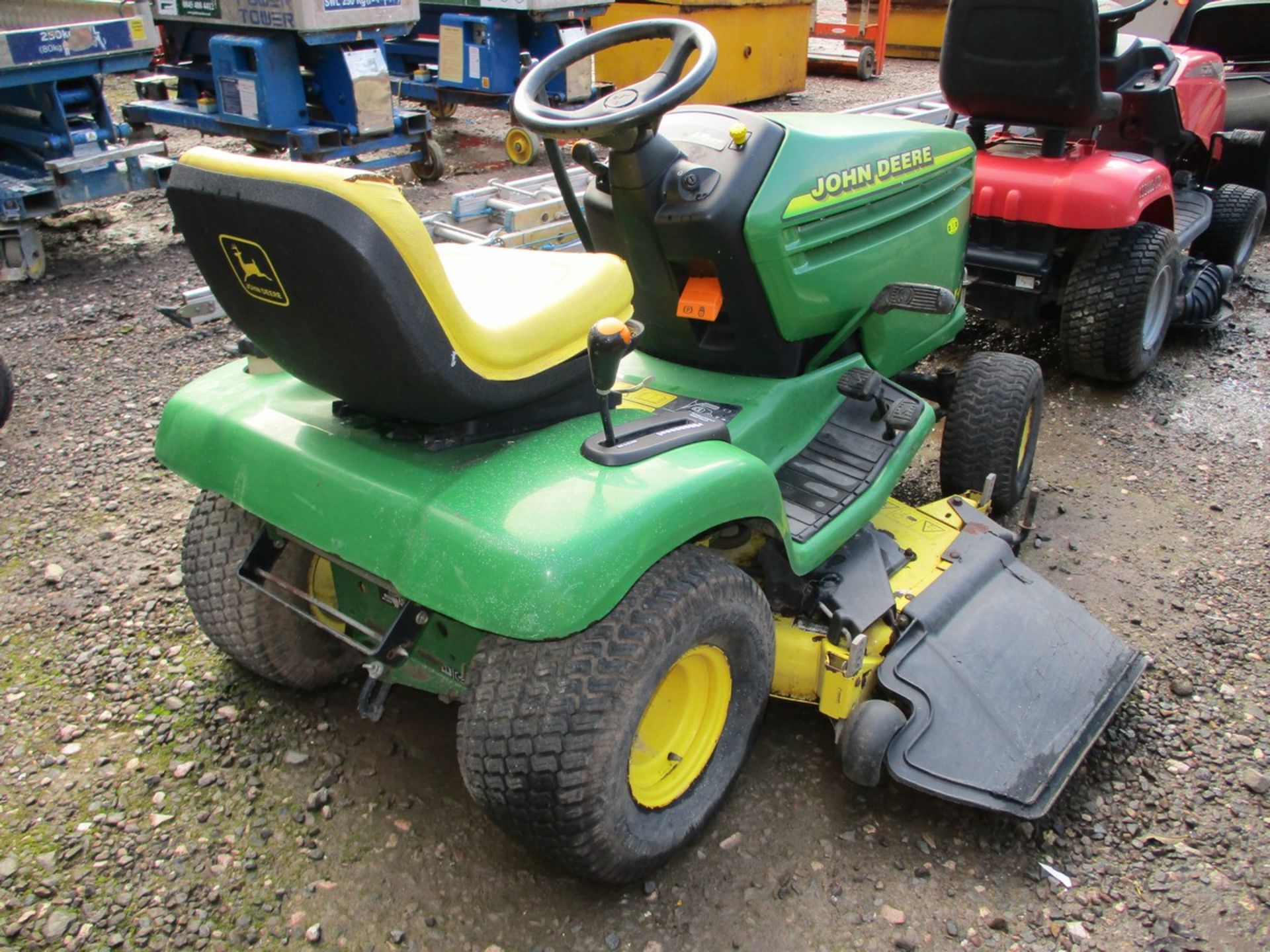 JOHN DEERE LX277 RIDE ON MOWER - Image 2 of 5