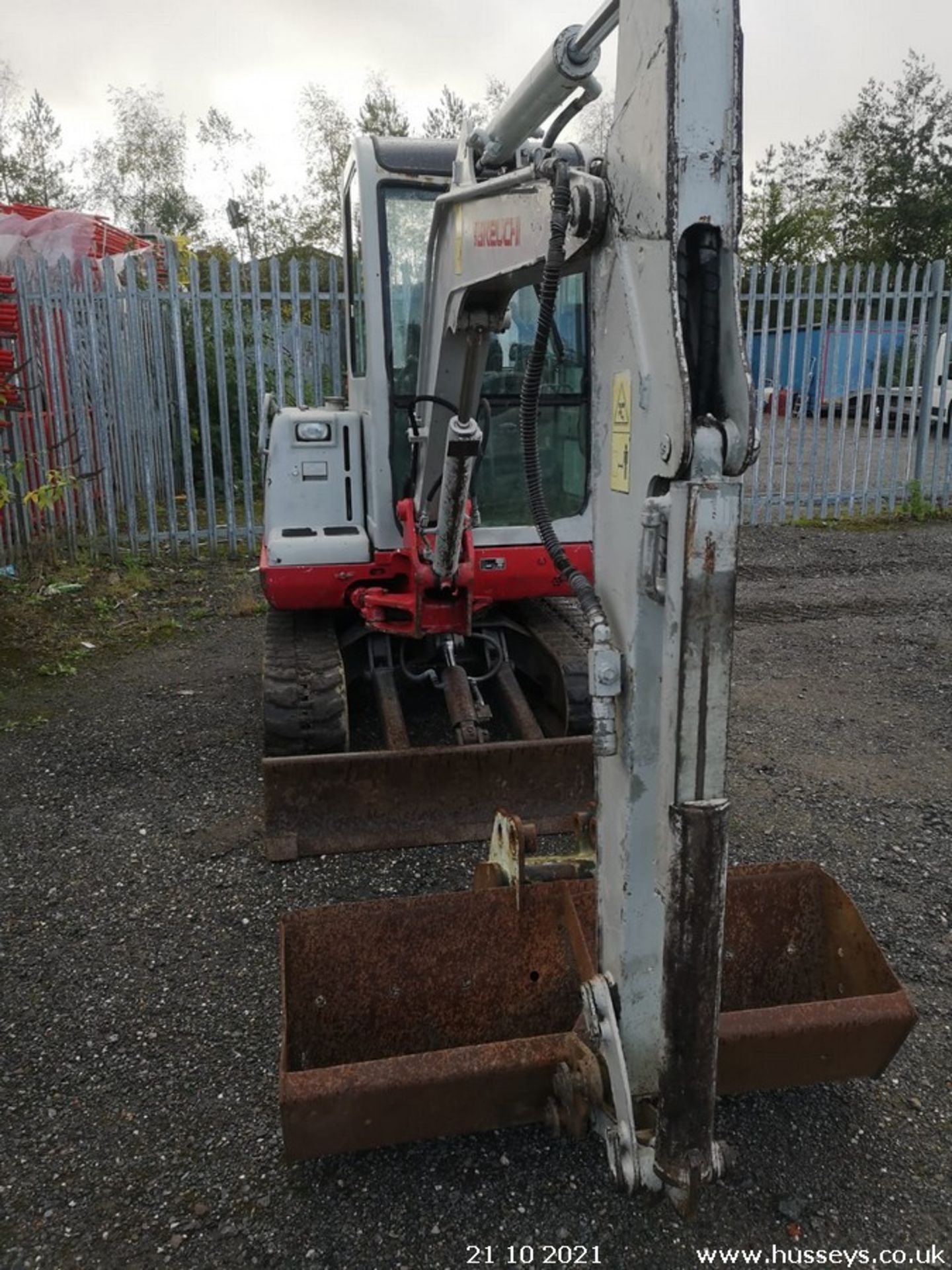 TAKEUCHI TB125 C.W 2 BUCKETS 2008 3360HRS RTD - Image 3 of 9