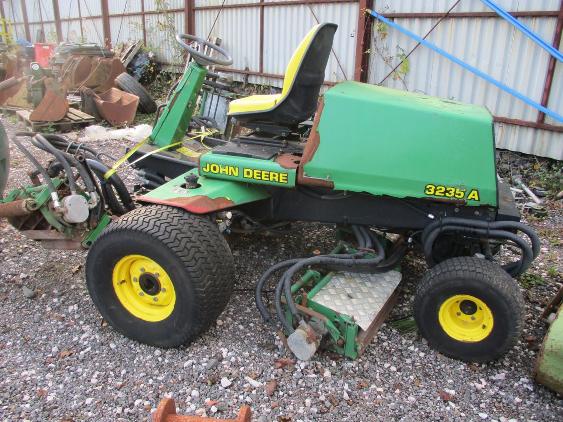 JOHN DEERE 3235A 5 GANG MOWER - Image 2 of 6