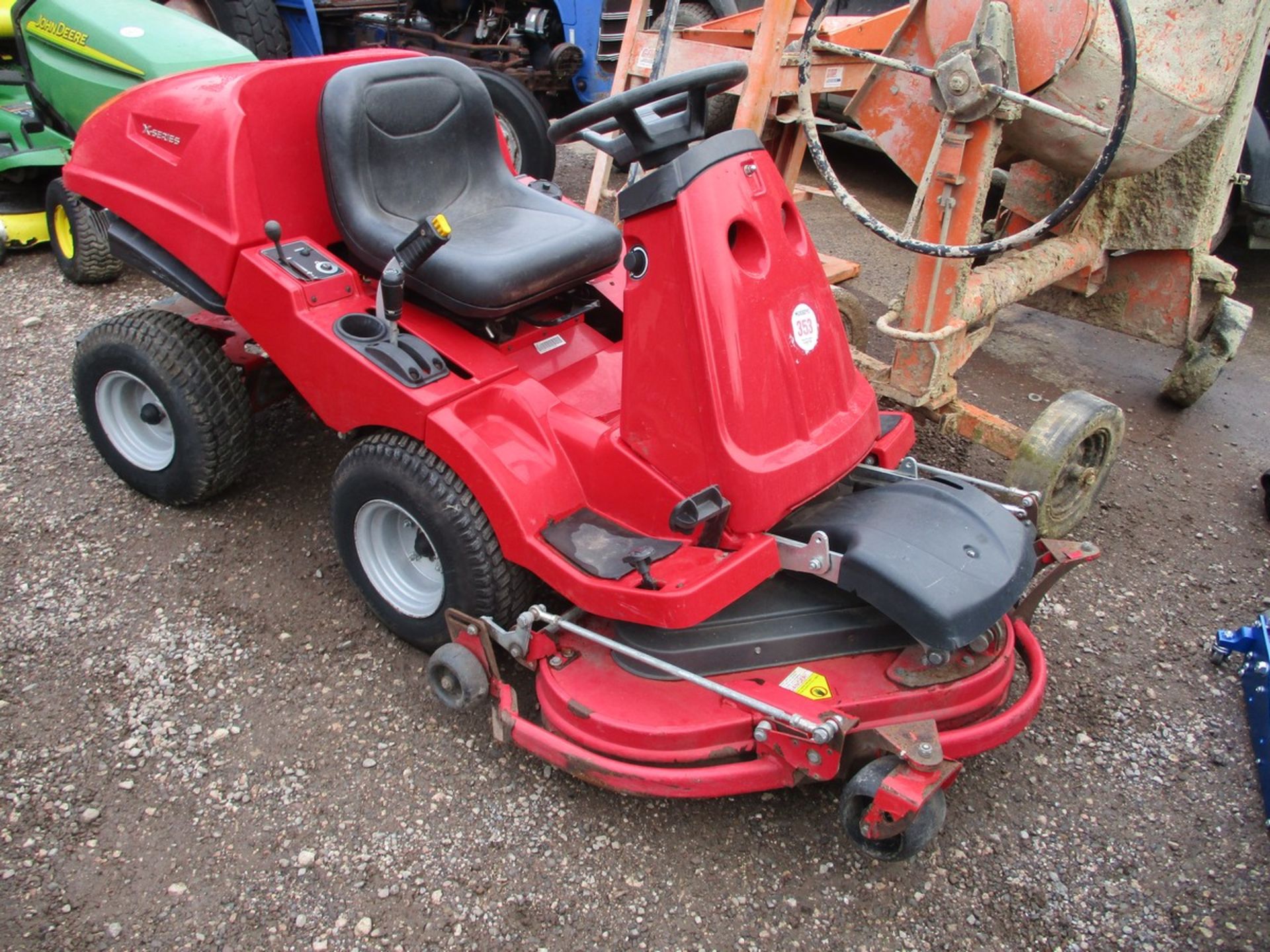 COUNTAX OUTFRONT MOWER