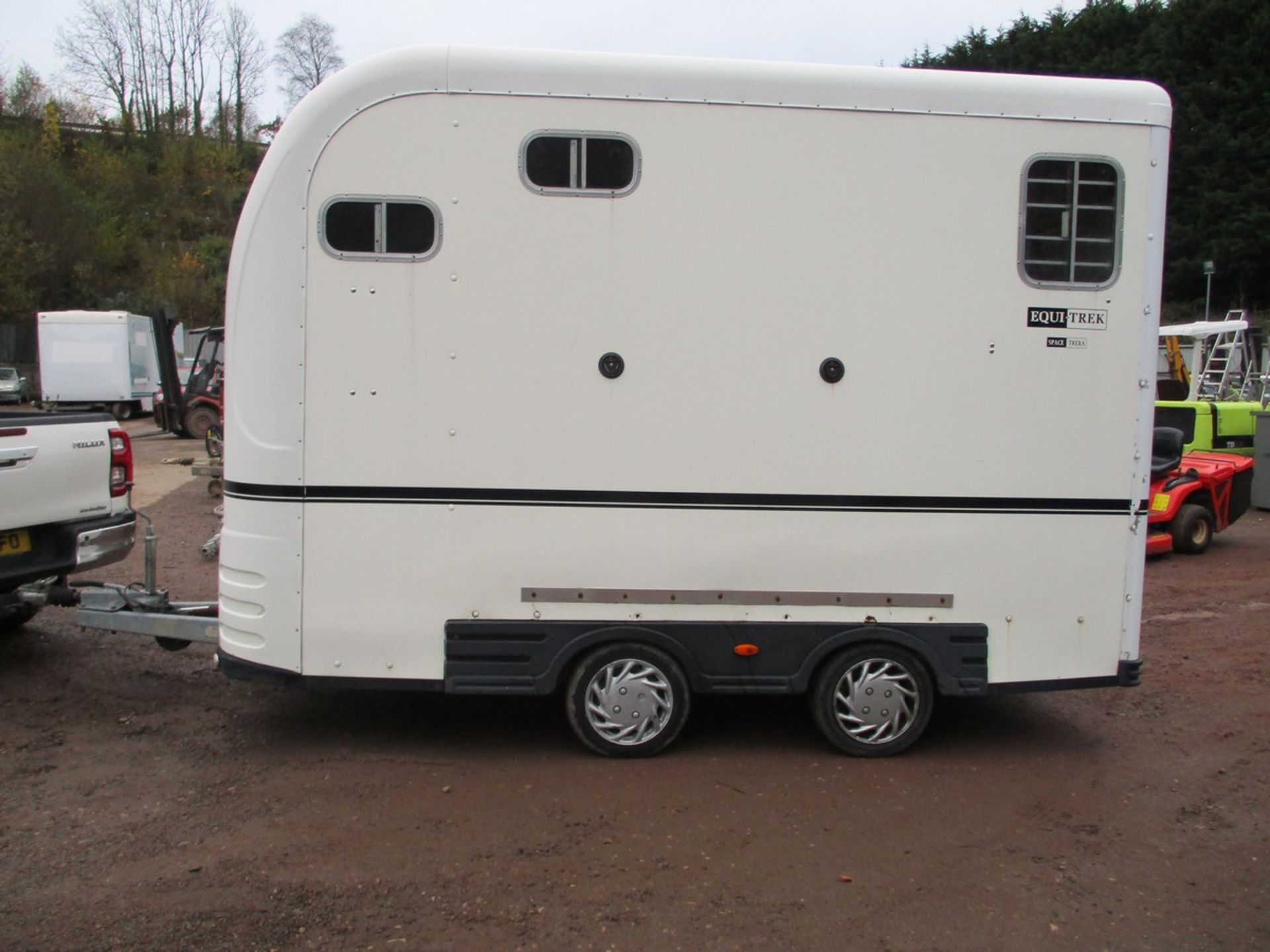 EQUI TREK SPACE TREKA L HORSE BOX 2005 - Image 4 of 4